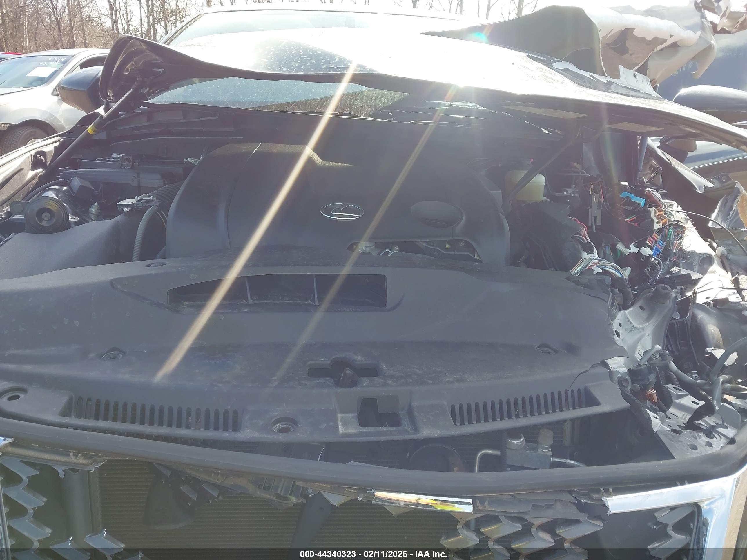 LEXUS IS image 10
