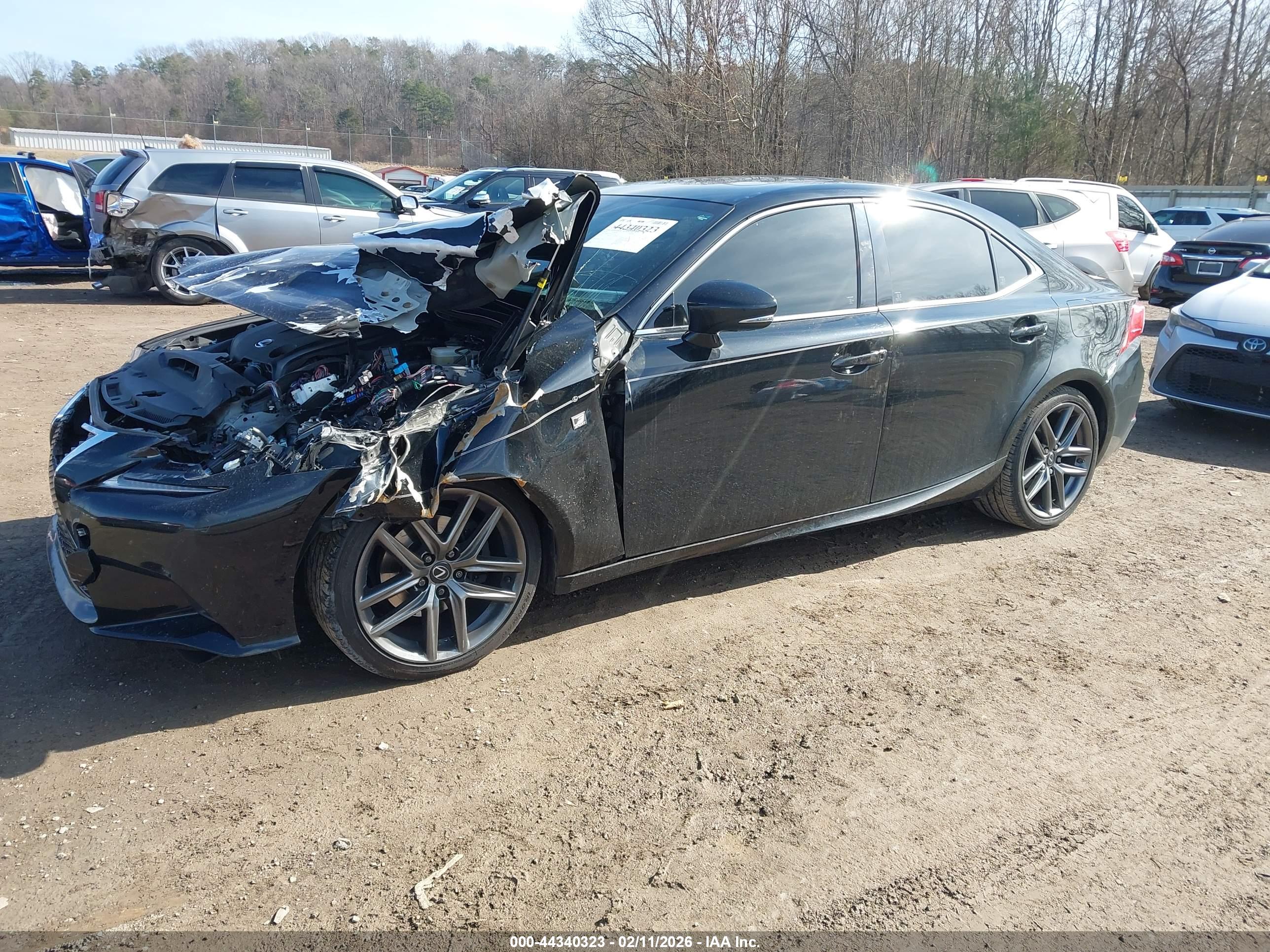 LEXUS IS image 2