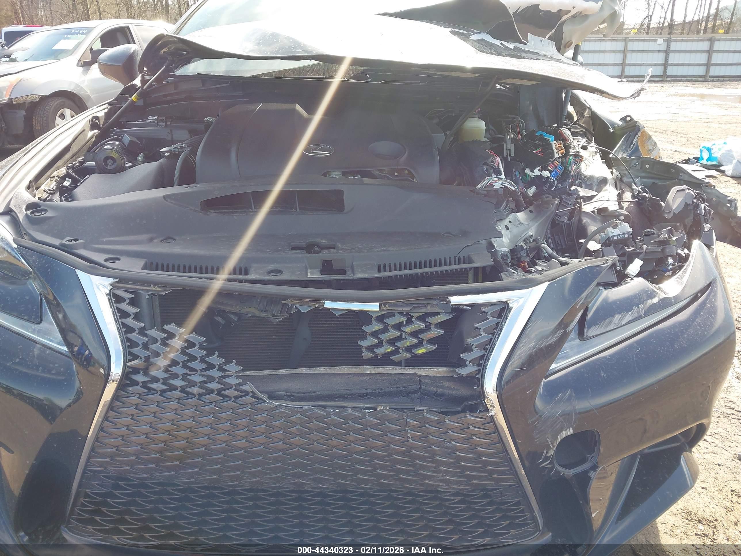LEXUS IS image 6