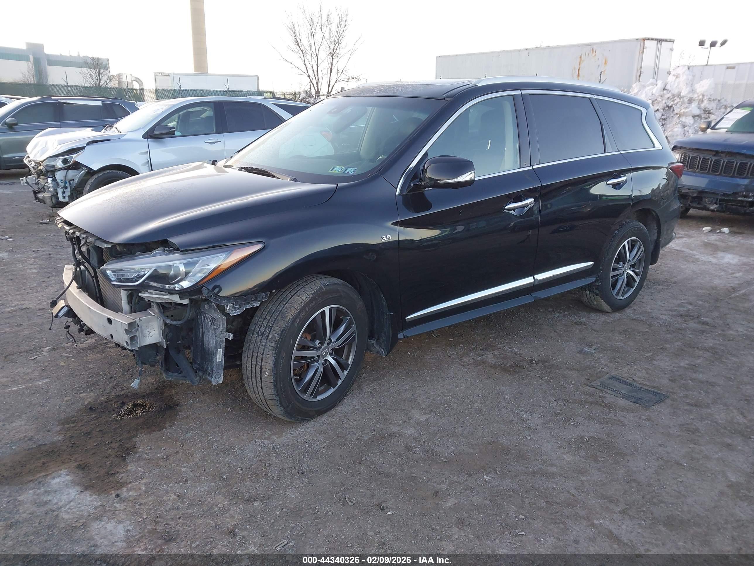 INFINITI QX60 image 2