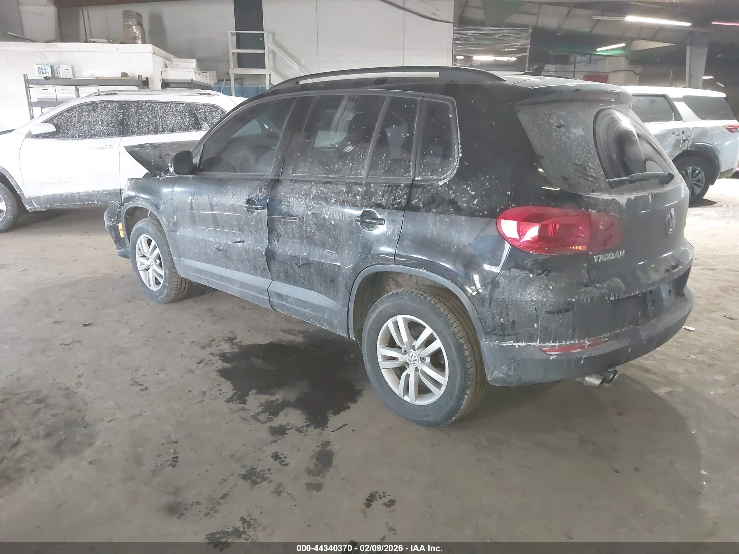 VOLKSWAGEN TIGUAN image 3