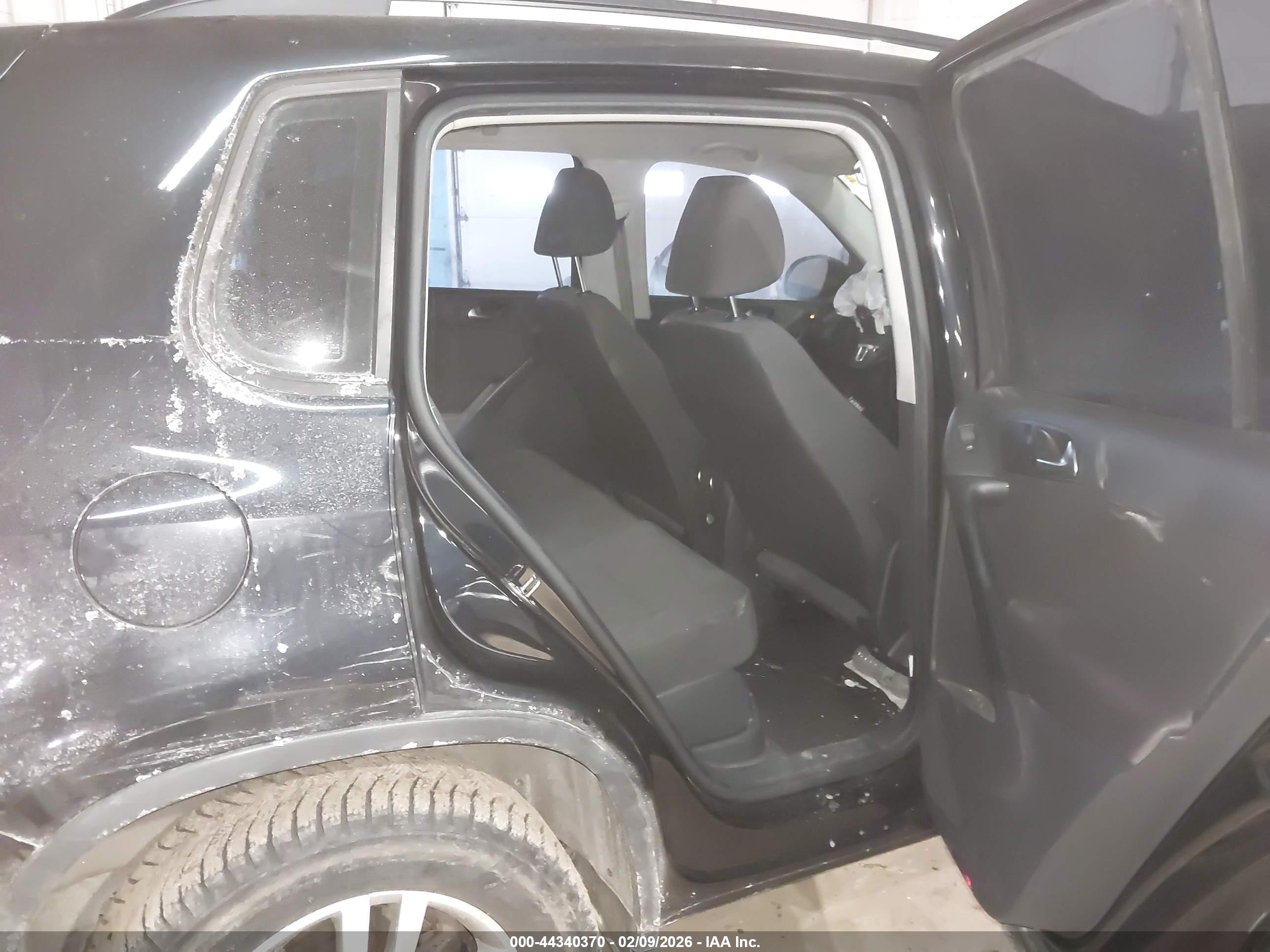 VOLKSWAGEN TIGUAN image 8