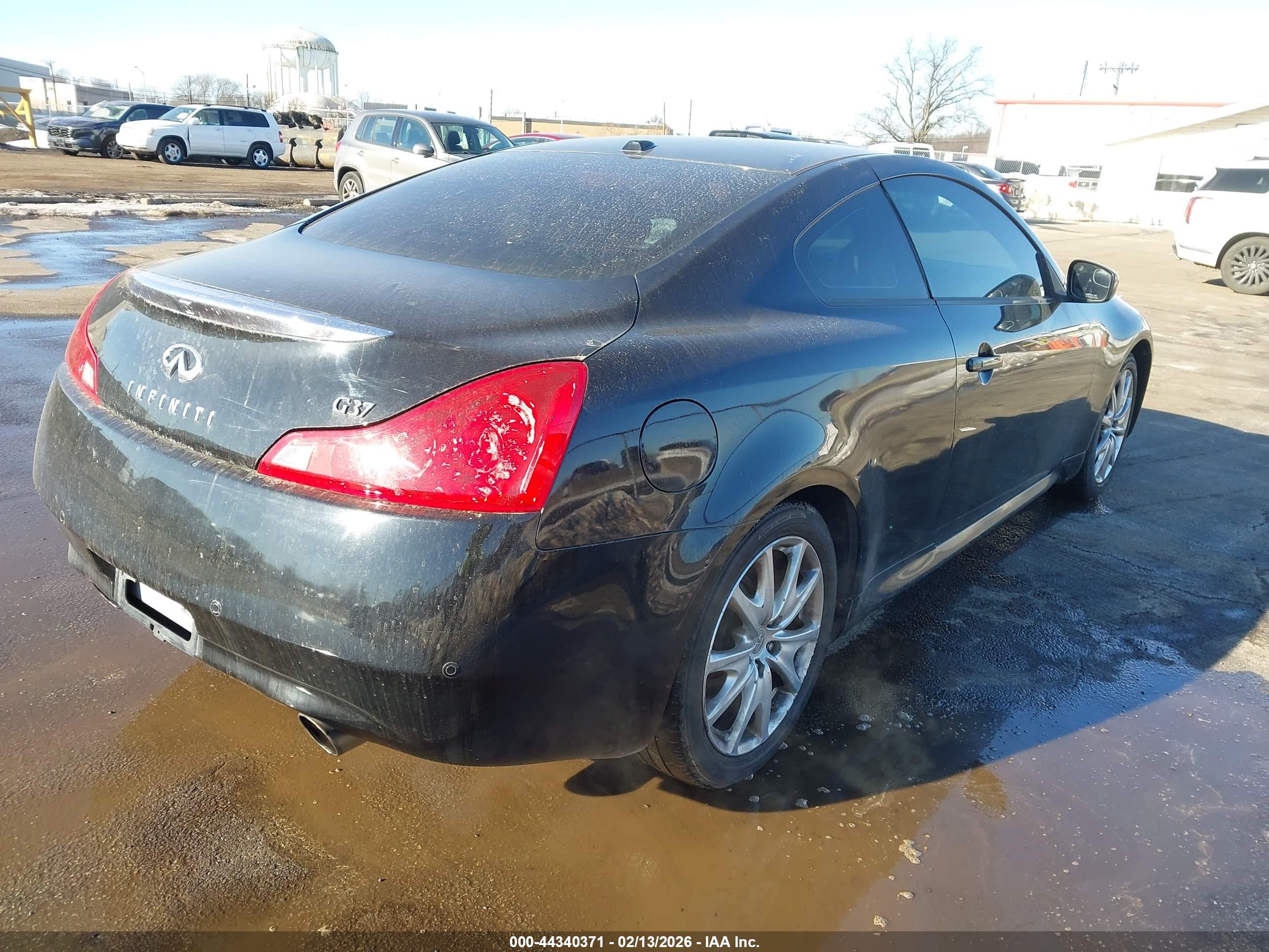 INFINITI G37 image 4