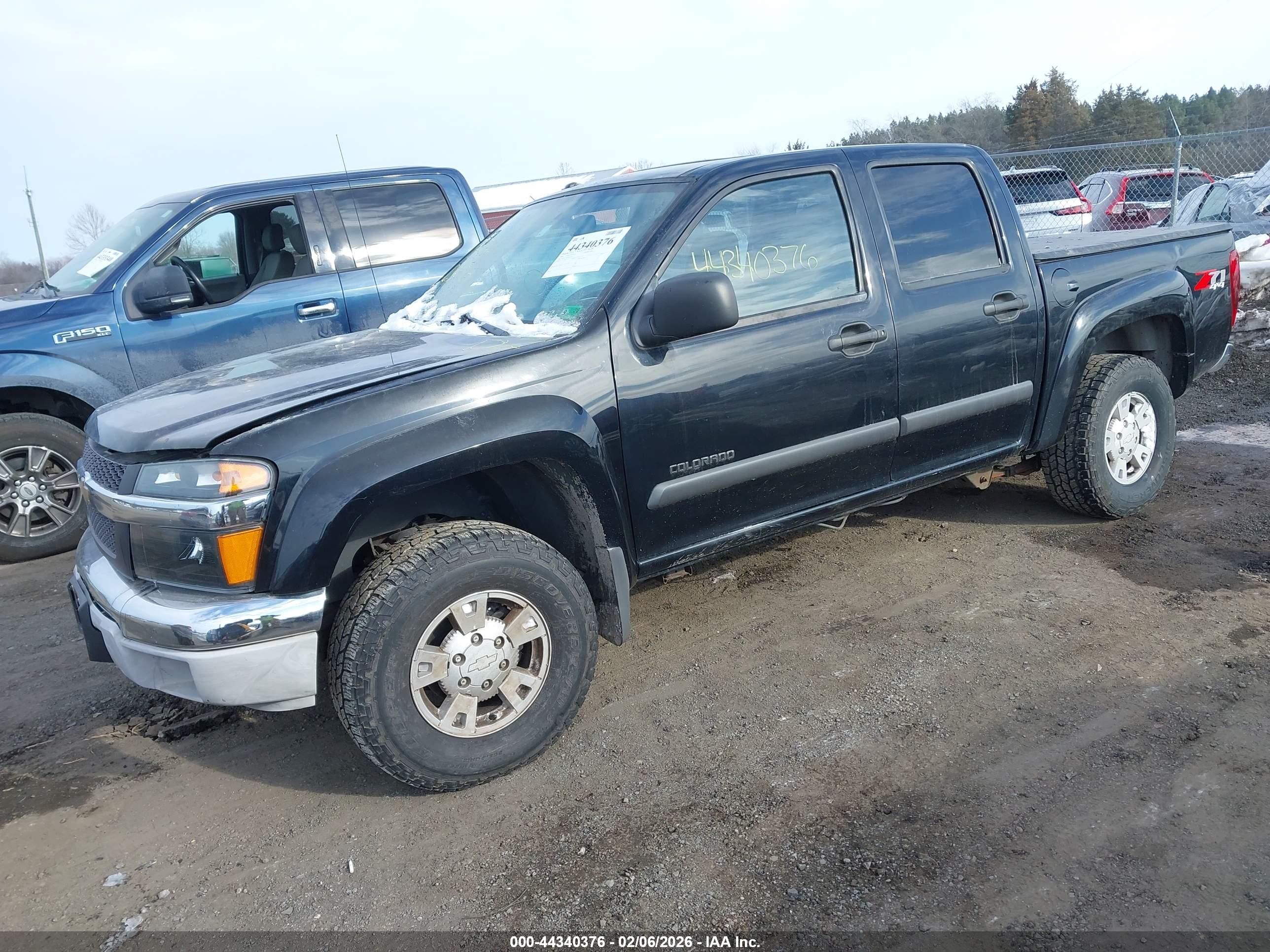CHEVROLET COLORADO image 2