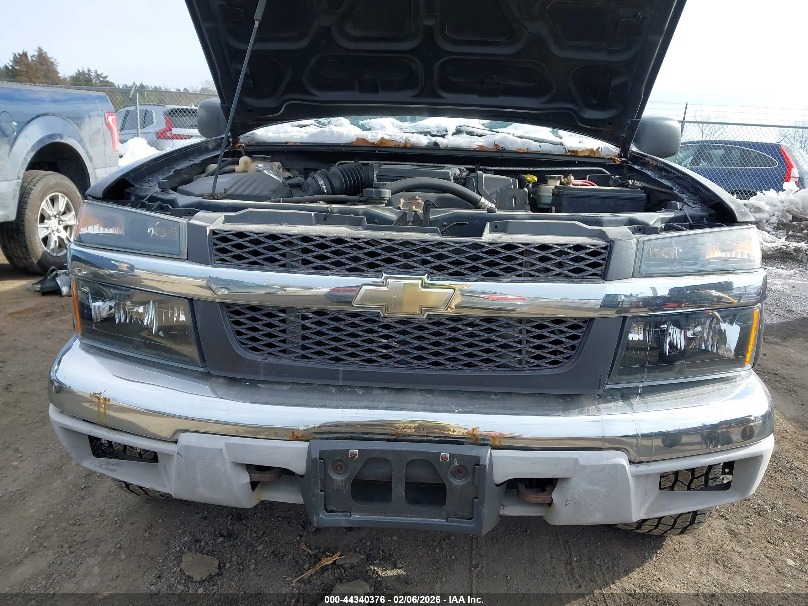 CHEVROLET COLORADO image 6