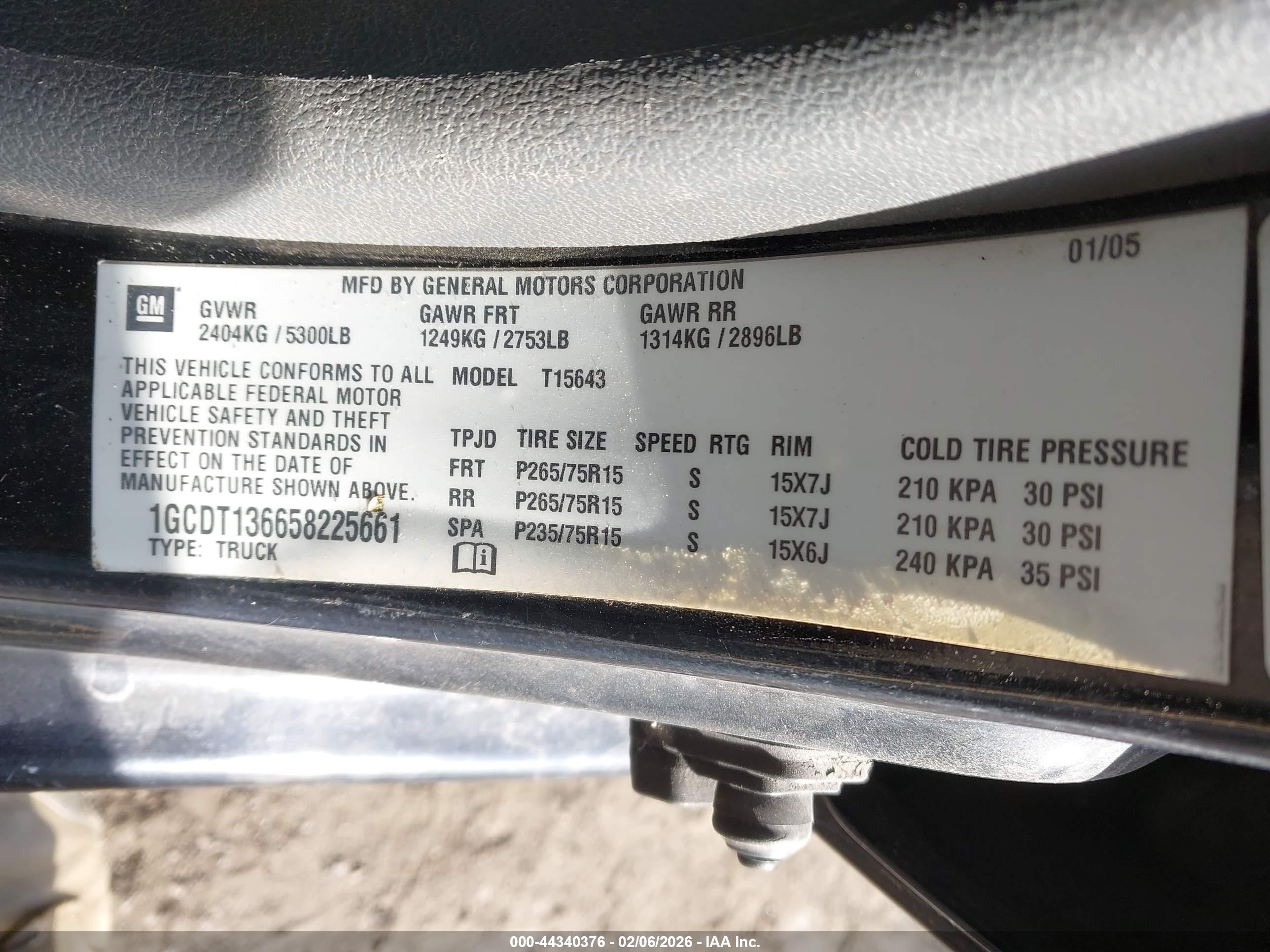 CHEVROLET COLORADO image 9