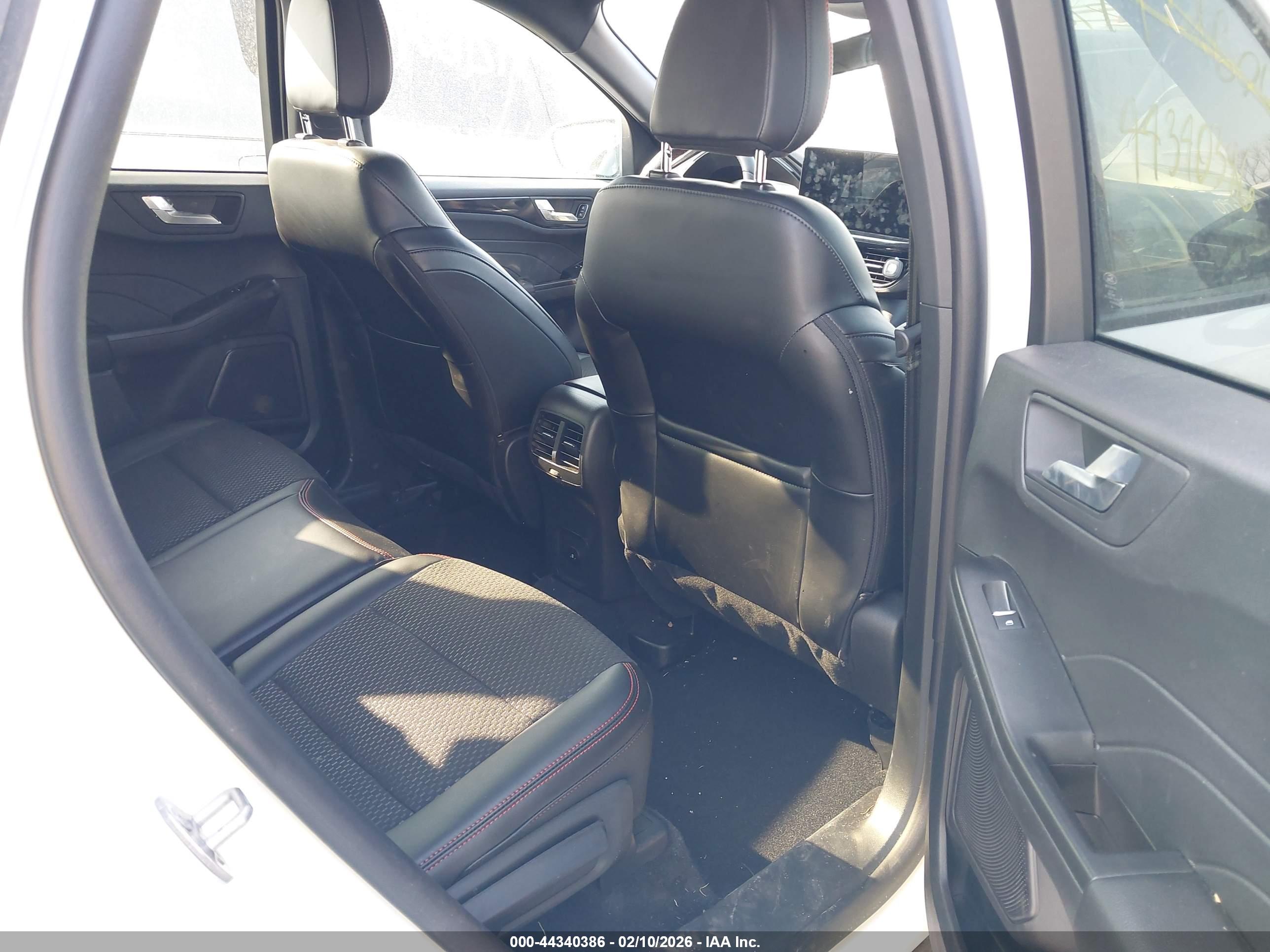FORD ESCAPE image 8