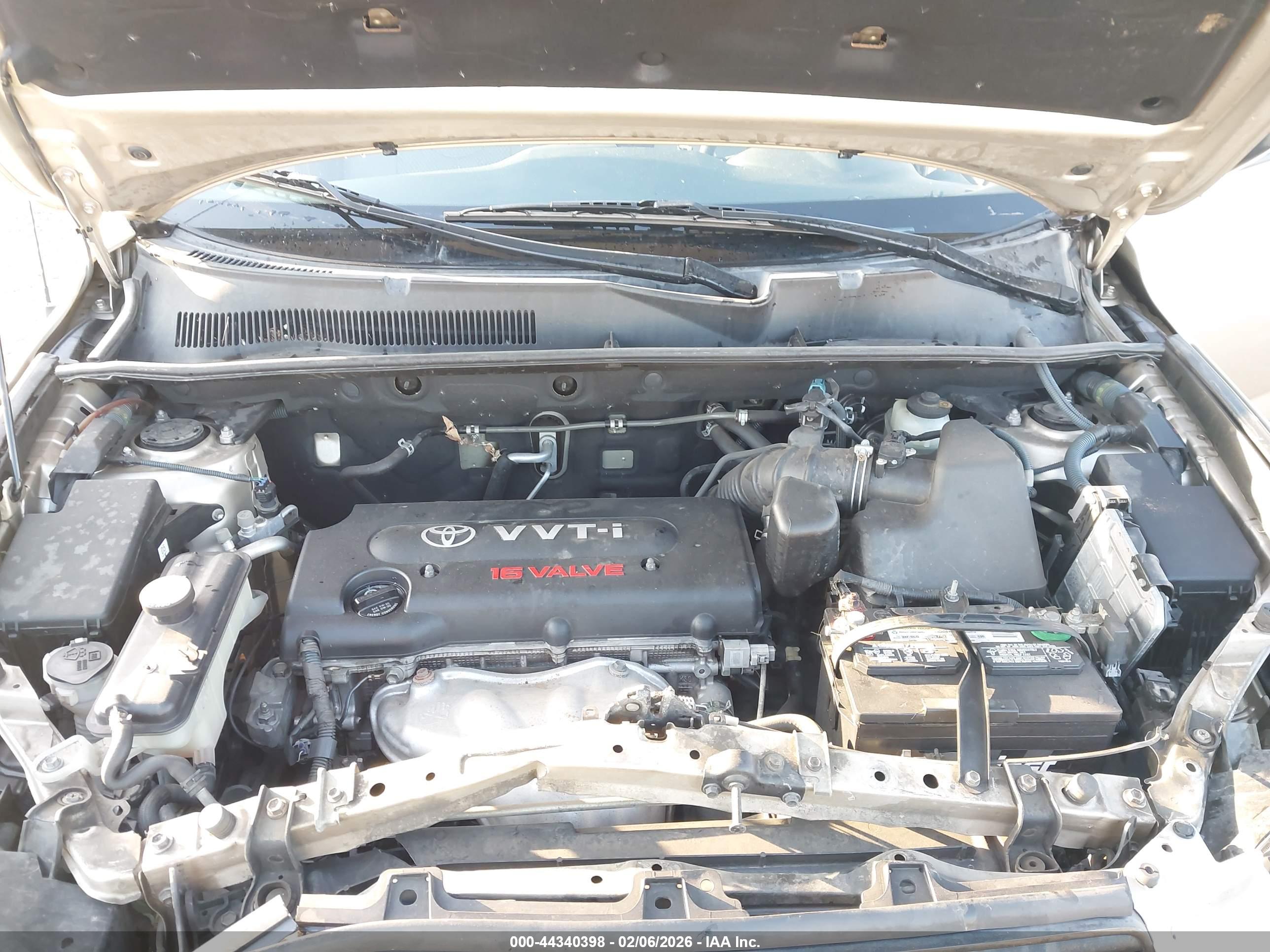 TOYOTA RAV4 image 10