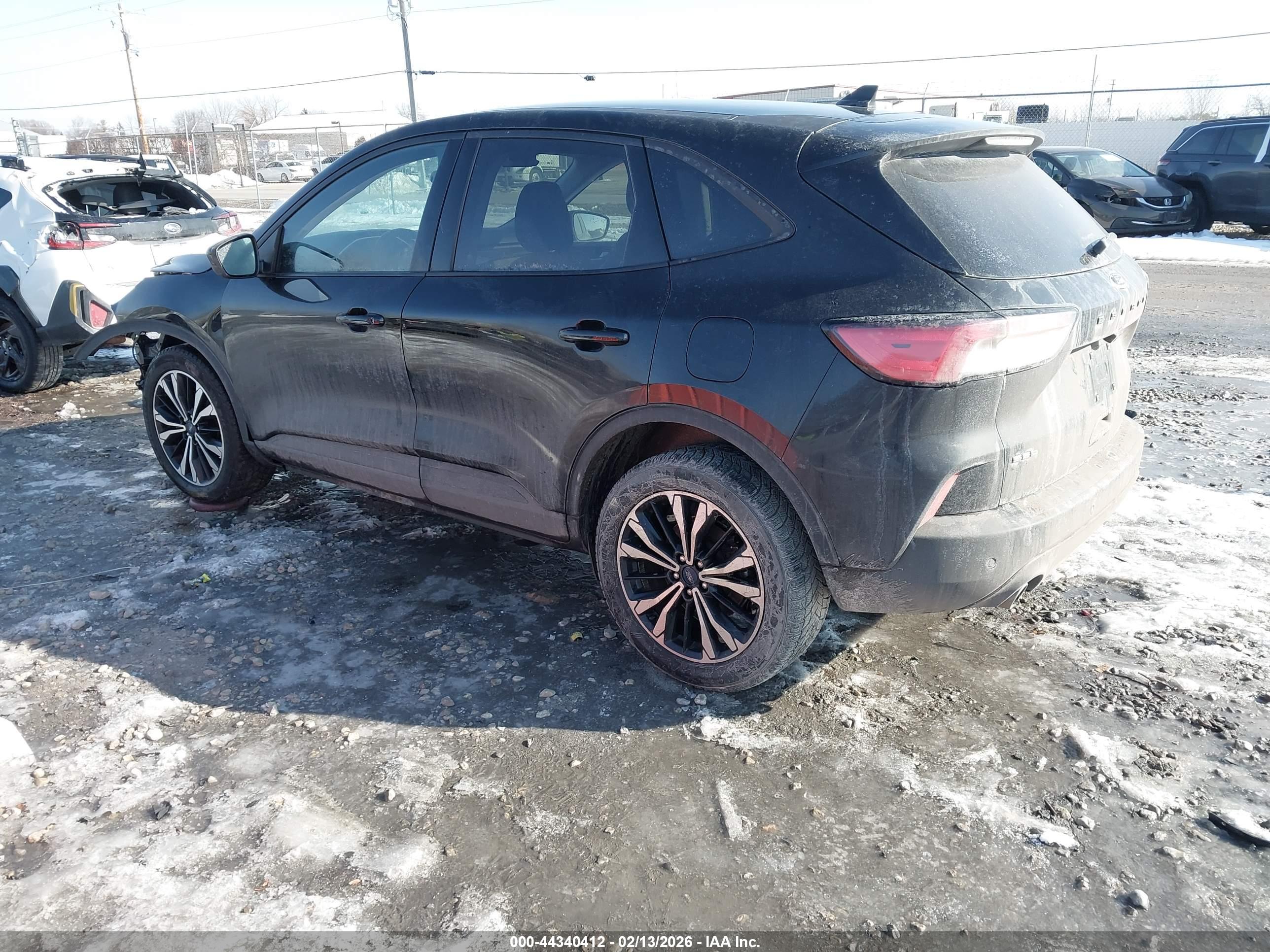 FORD ESCAPE image 3
