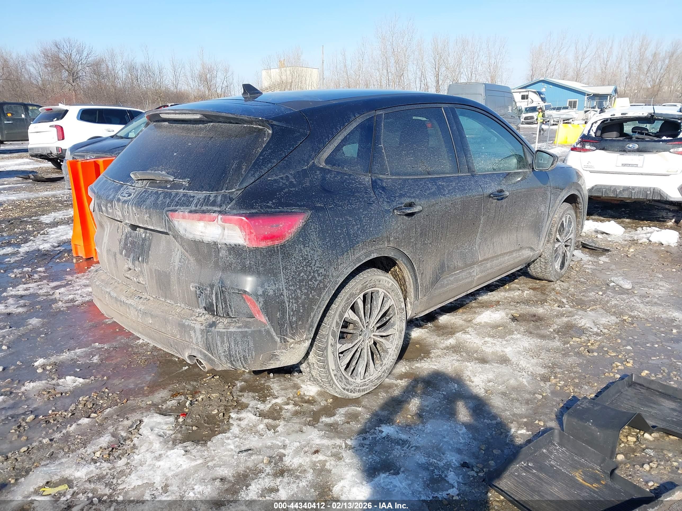 FORD ESCAPE image 4