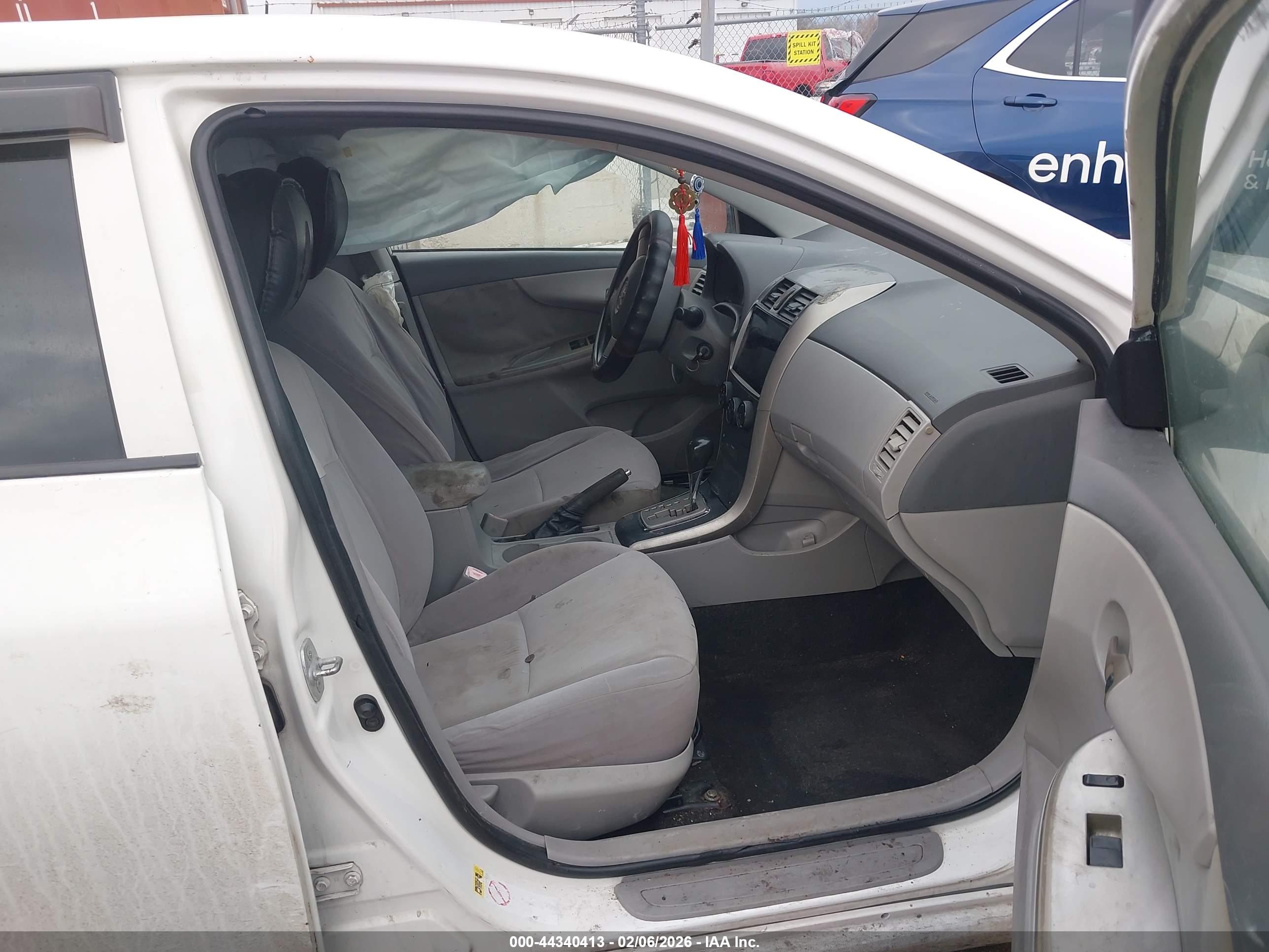 TOYOTA COROLLA image 5