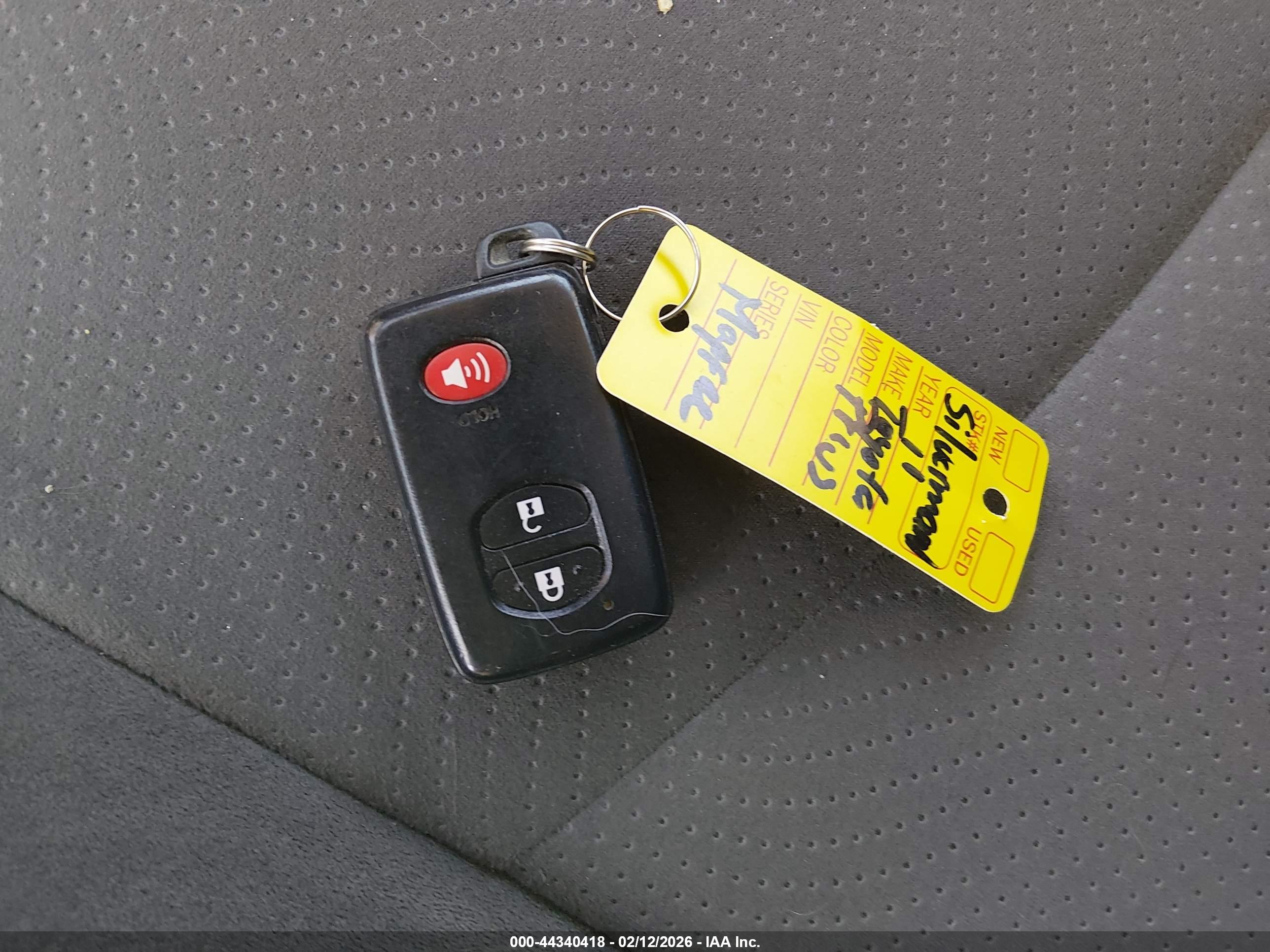 TOYOTA PRIUS image 11