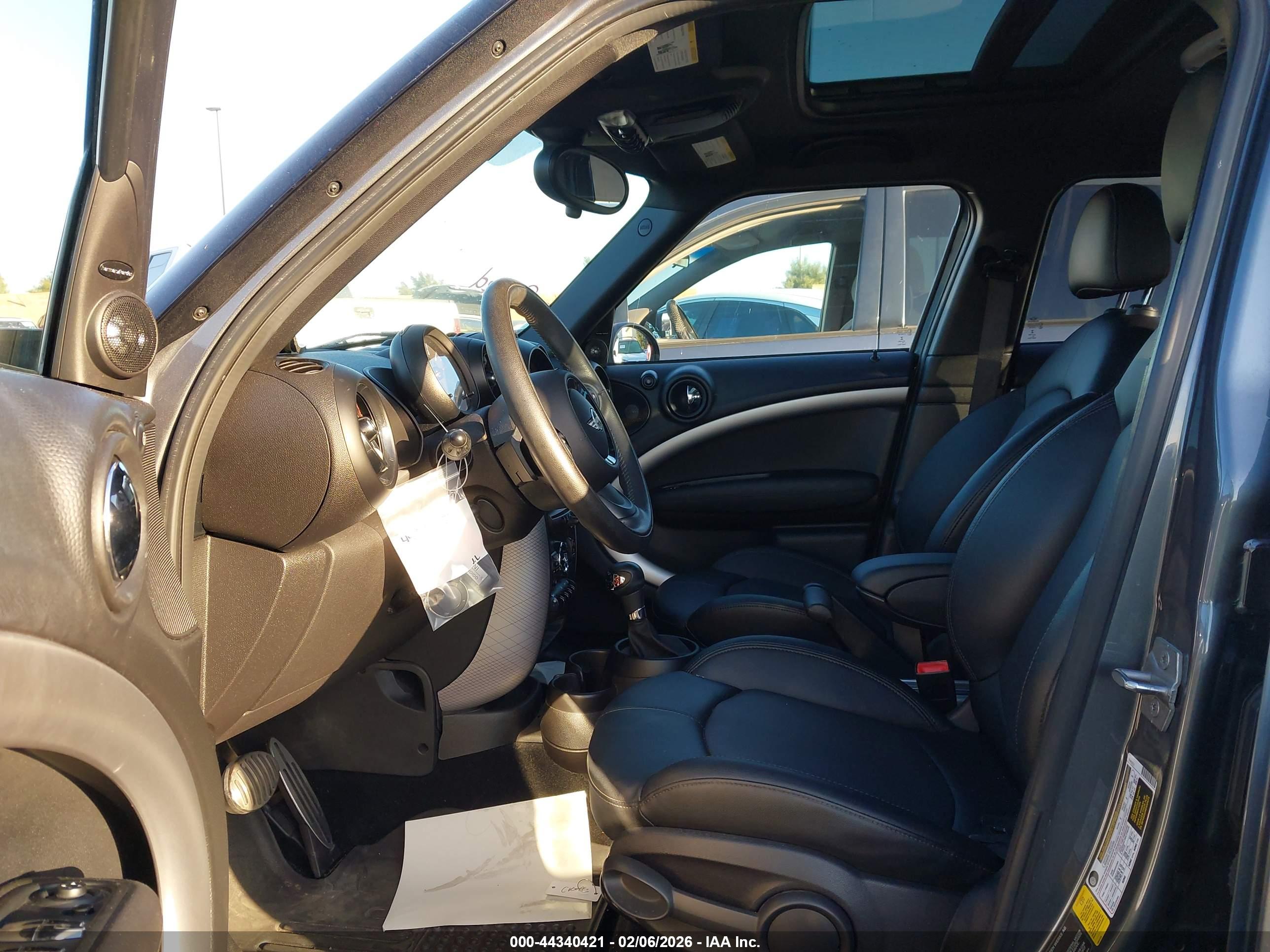 MINI COUNTRYMAN image 5