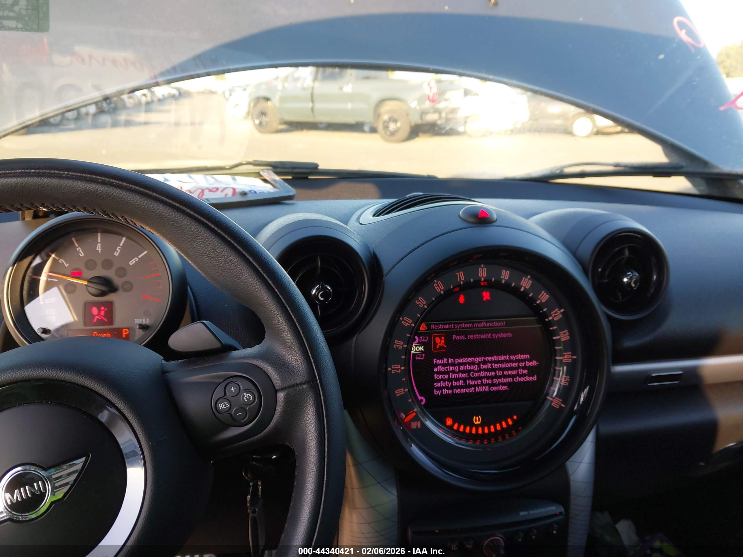 MINI COUNTRYMAN image 7
