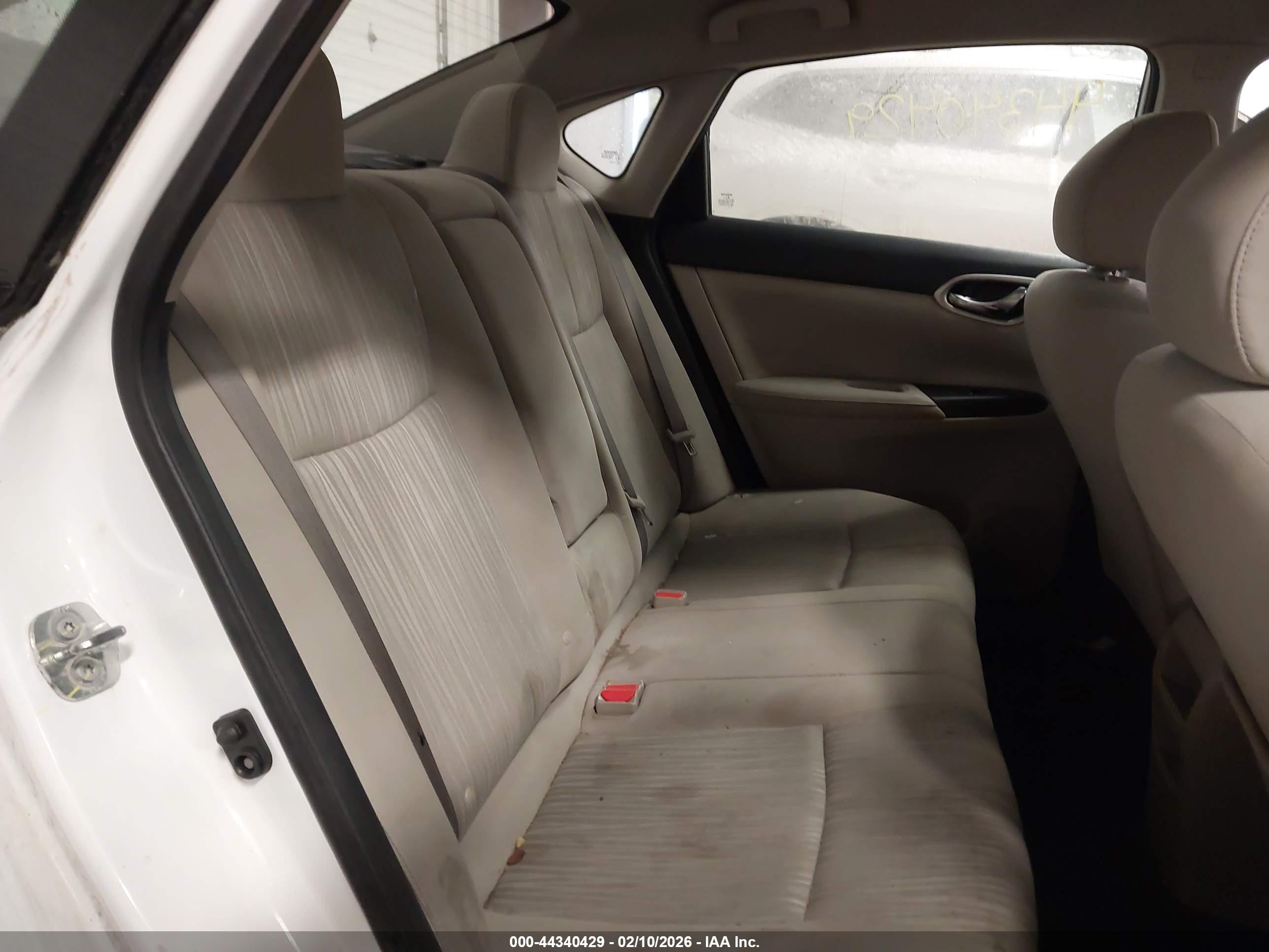 NISSAN SENTRA image 8