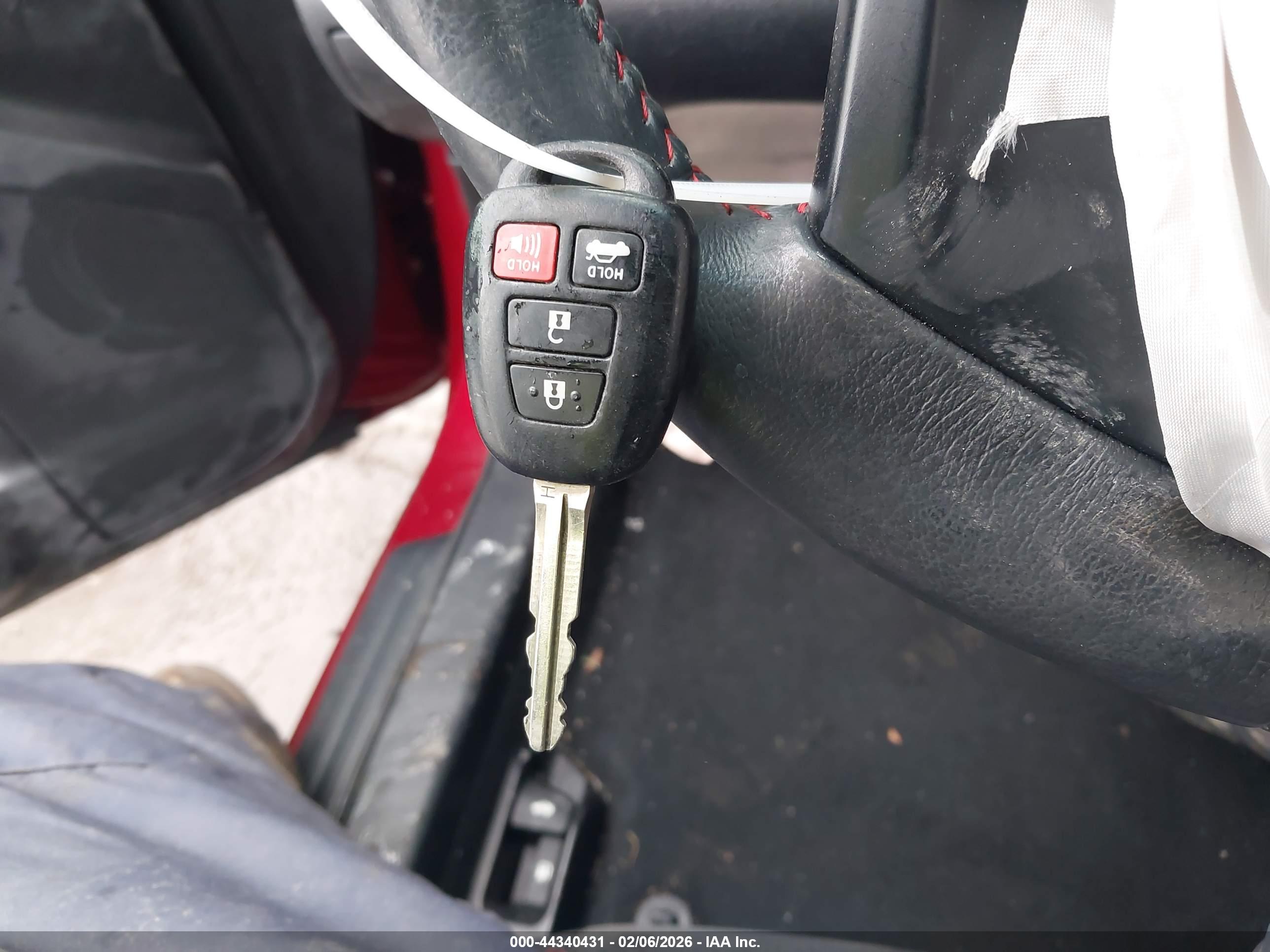 TOYOTA CAMRY image 11