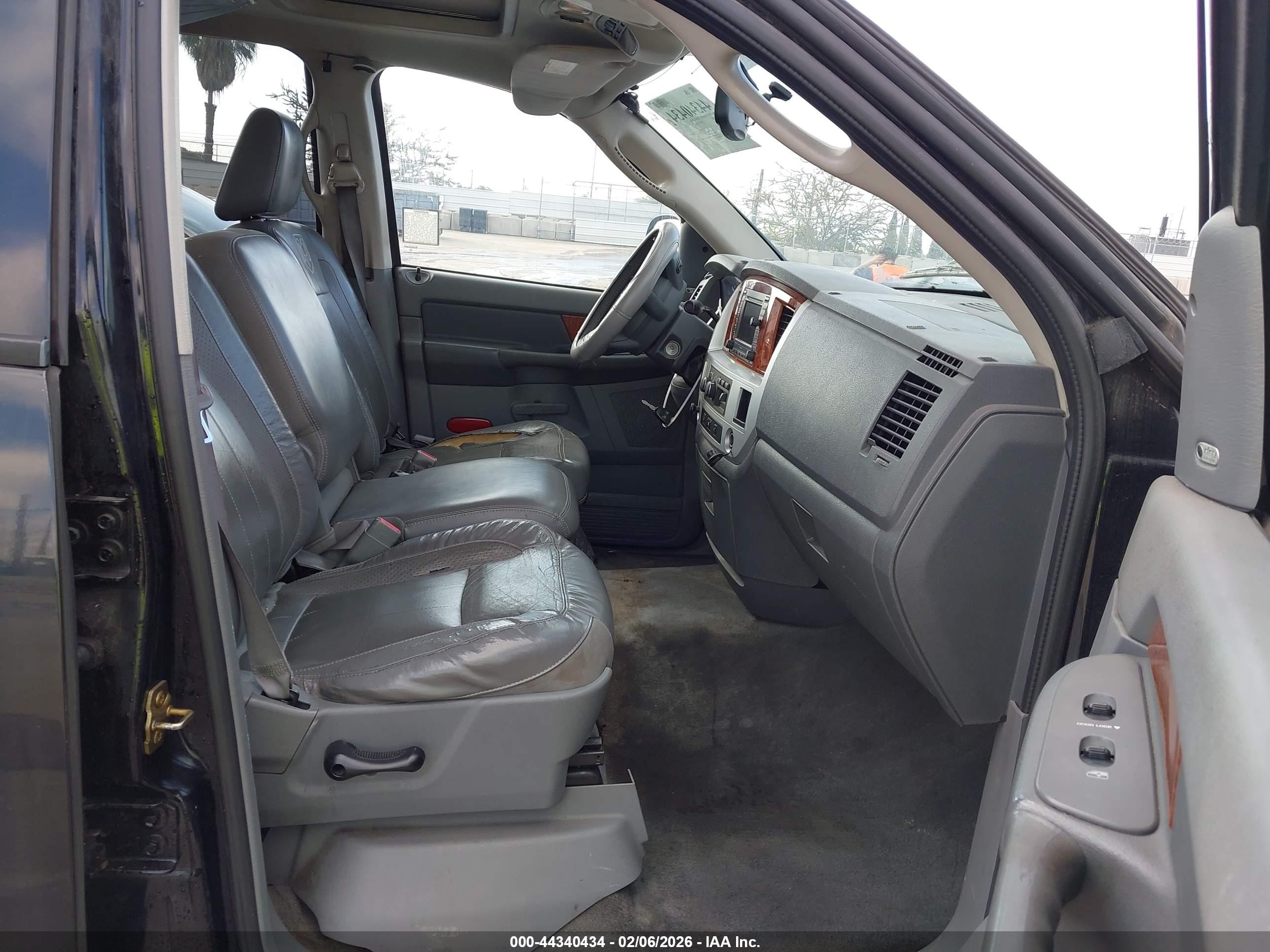 DODGE RAM image 5