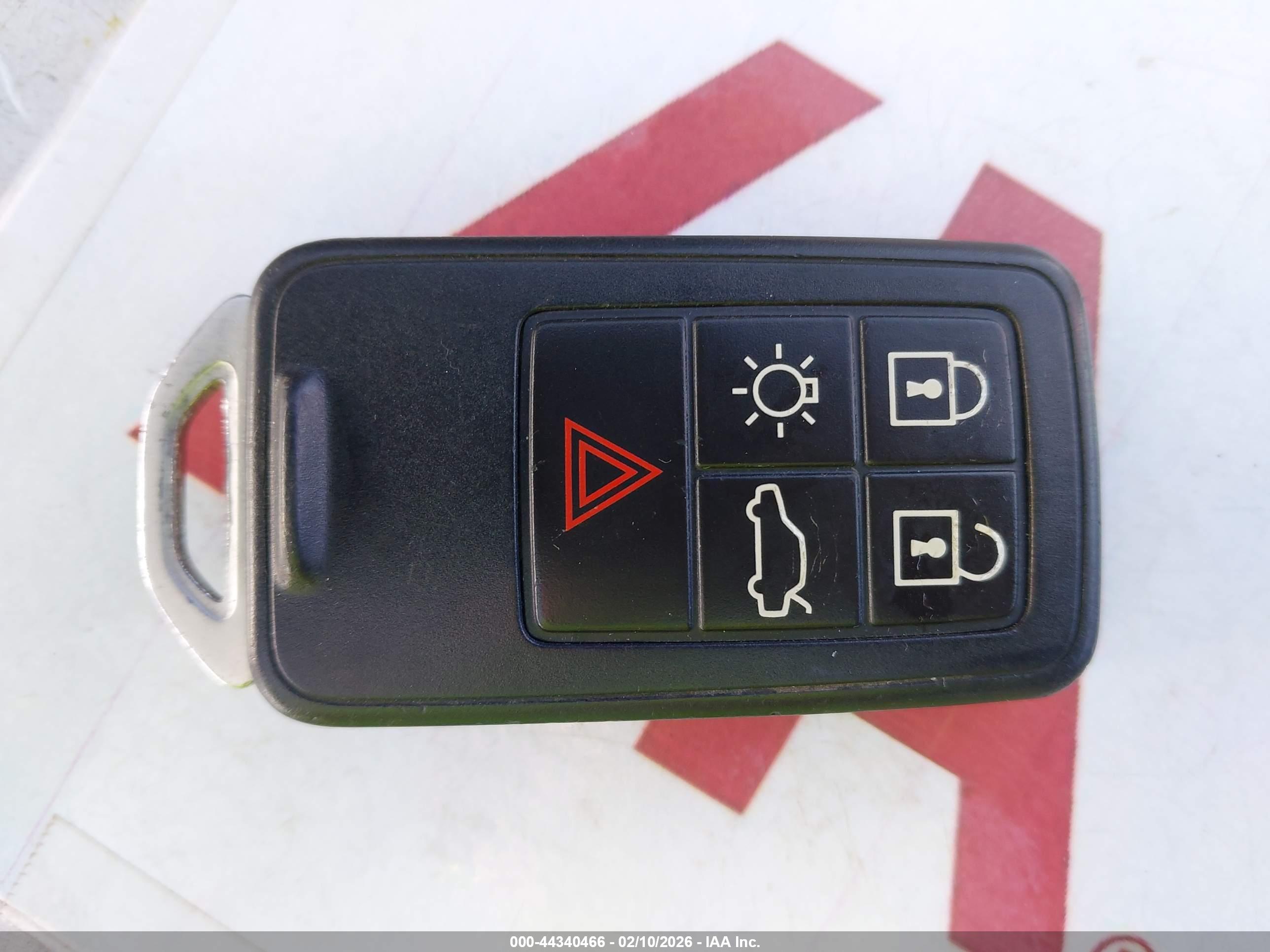 VOLVO S60 image 11