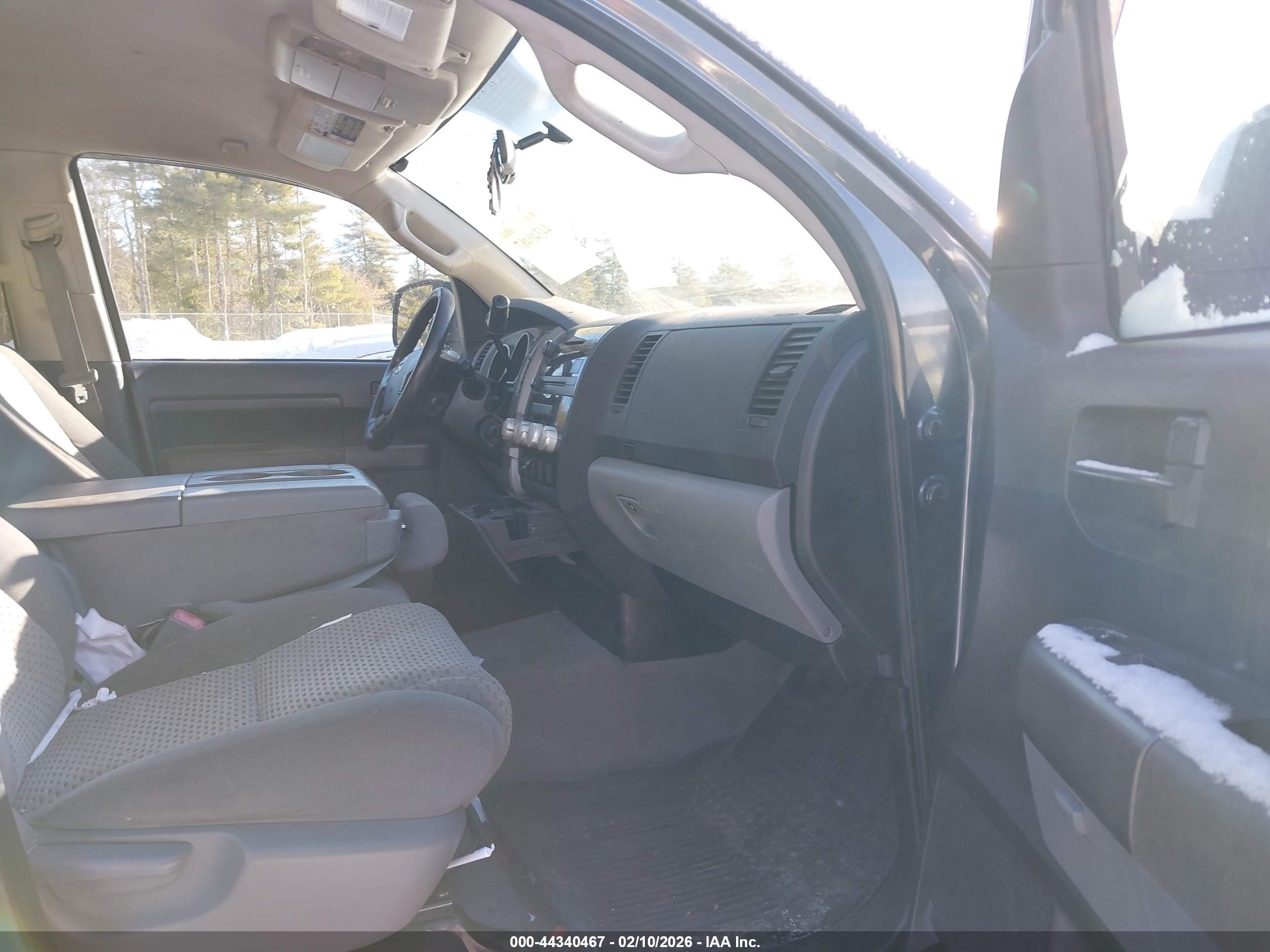 TOYOTA TUNDRA image 5