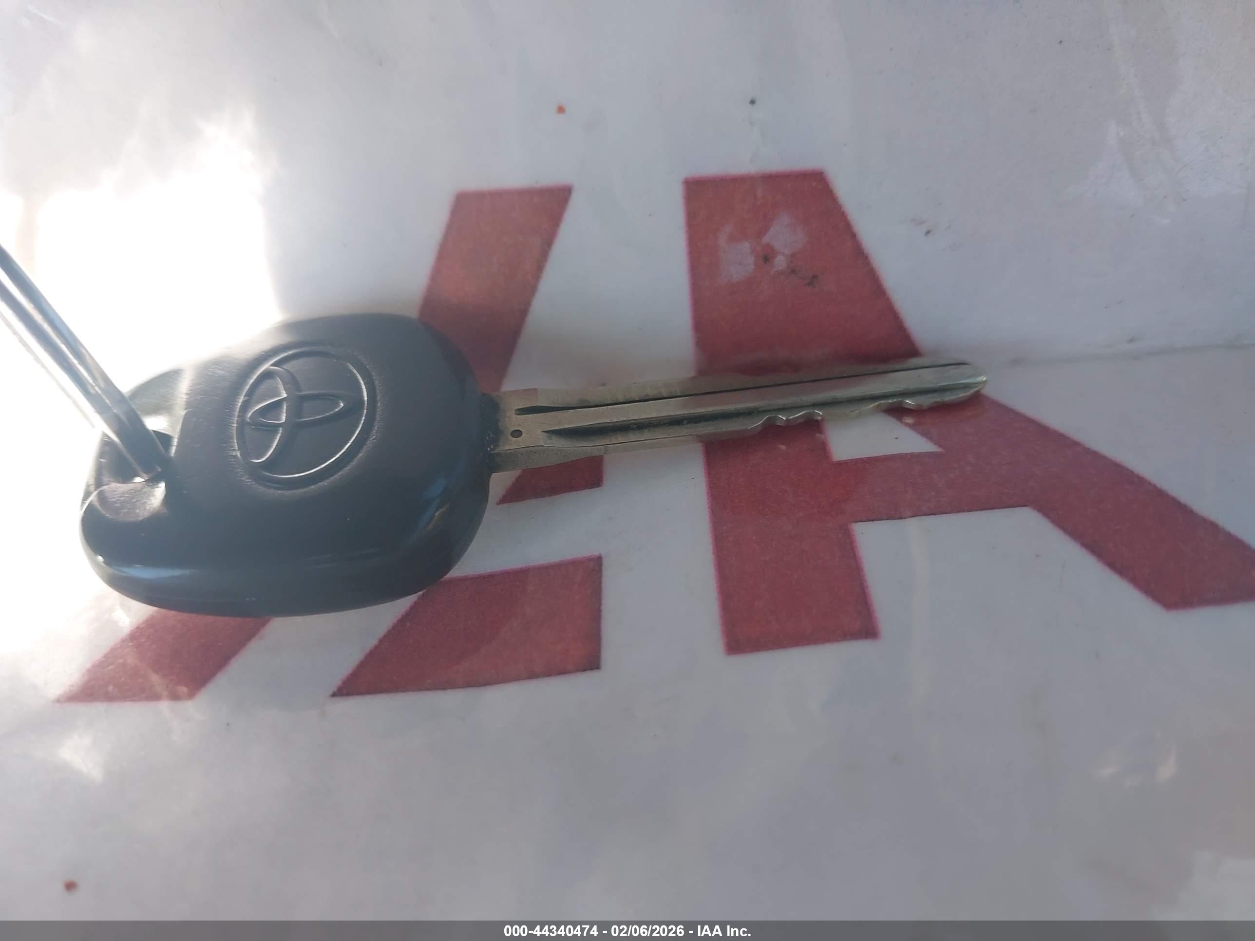 TOYOTA 4RUNNER image 11