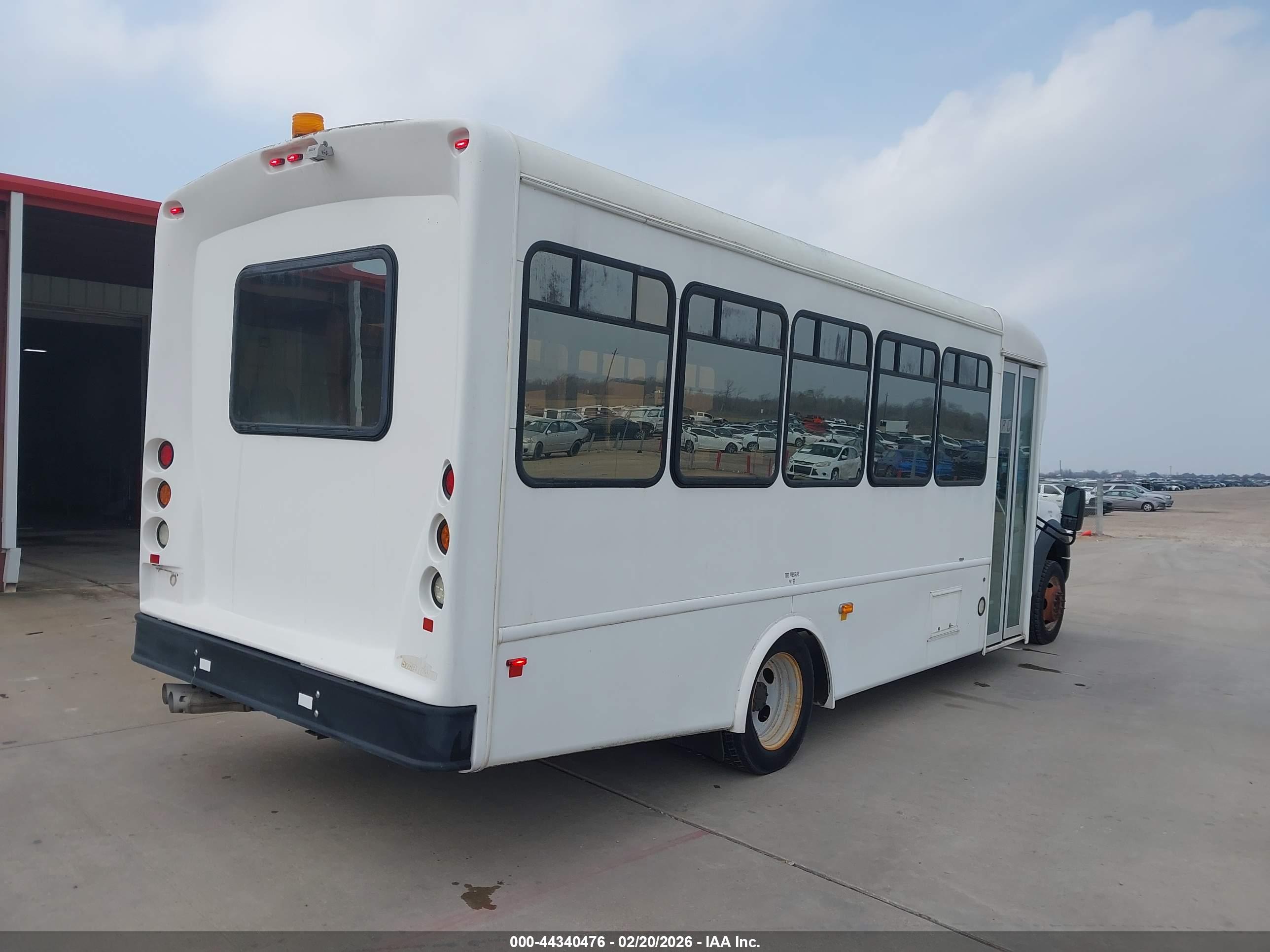 FORD F-550 image 4
