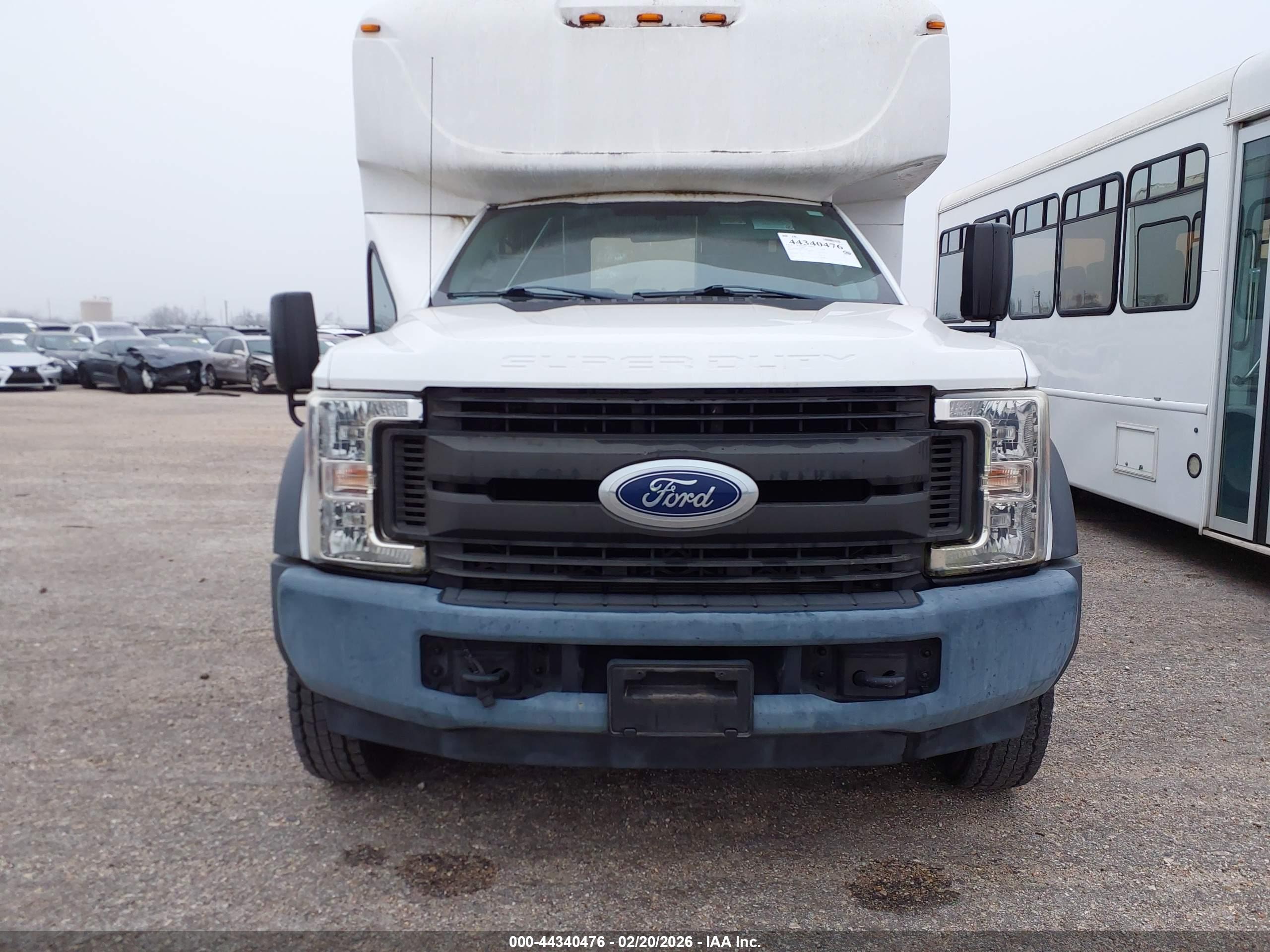 FORD F-550 image 6