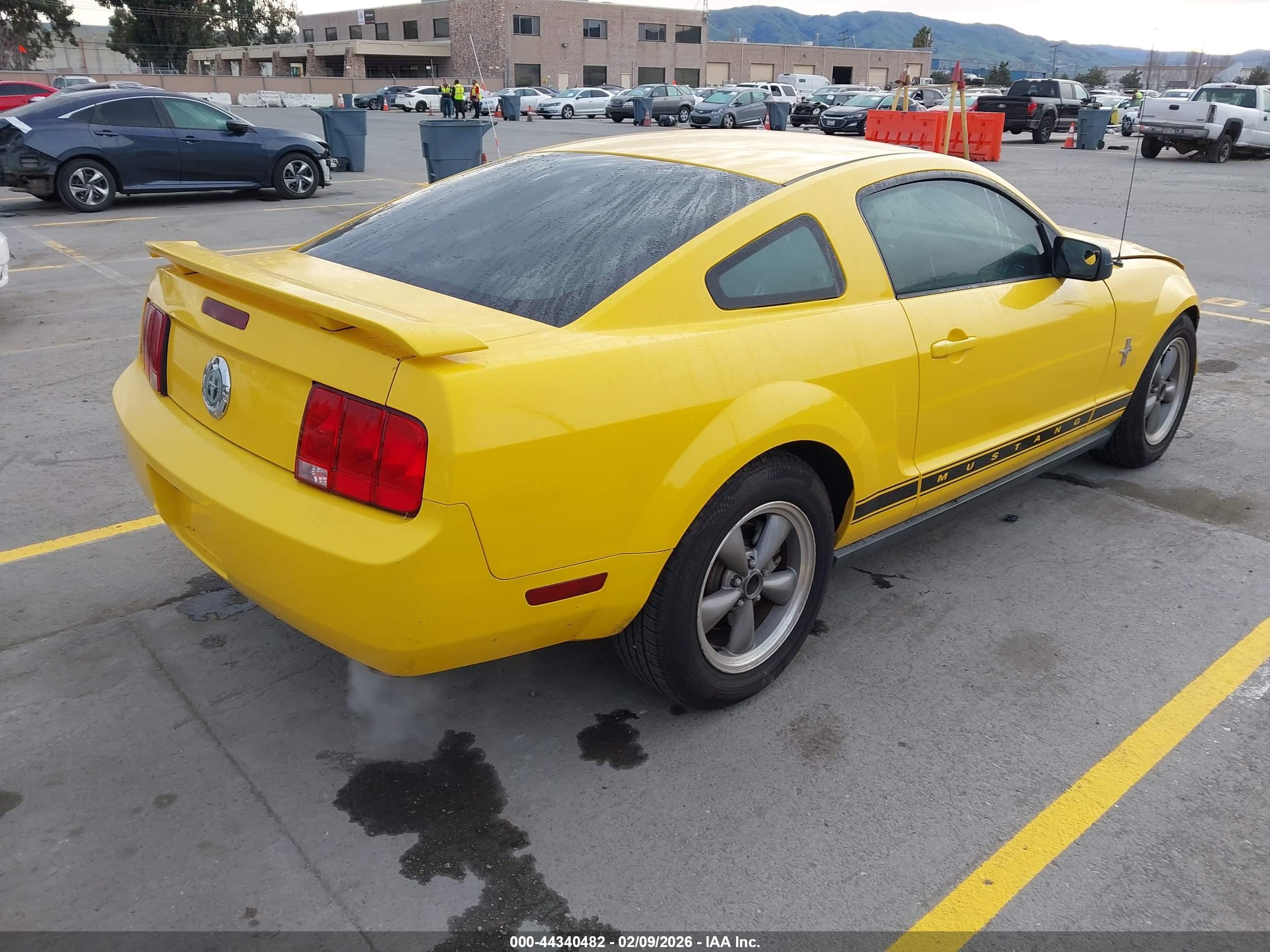 FORD MUSTANG image 4