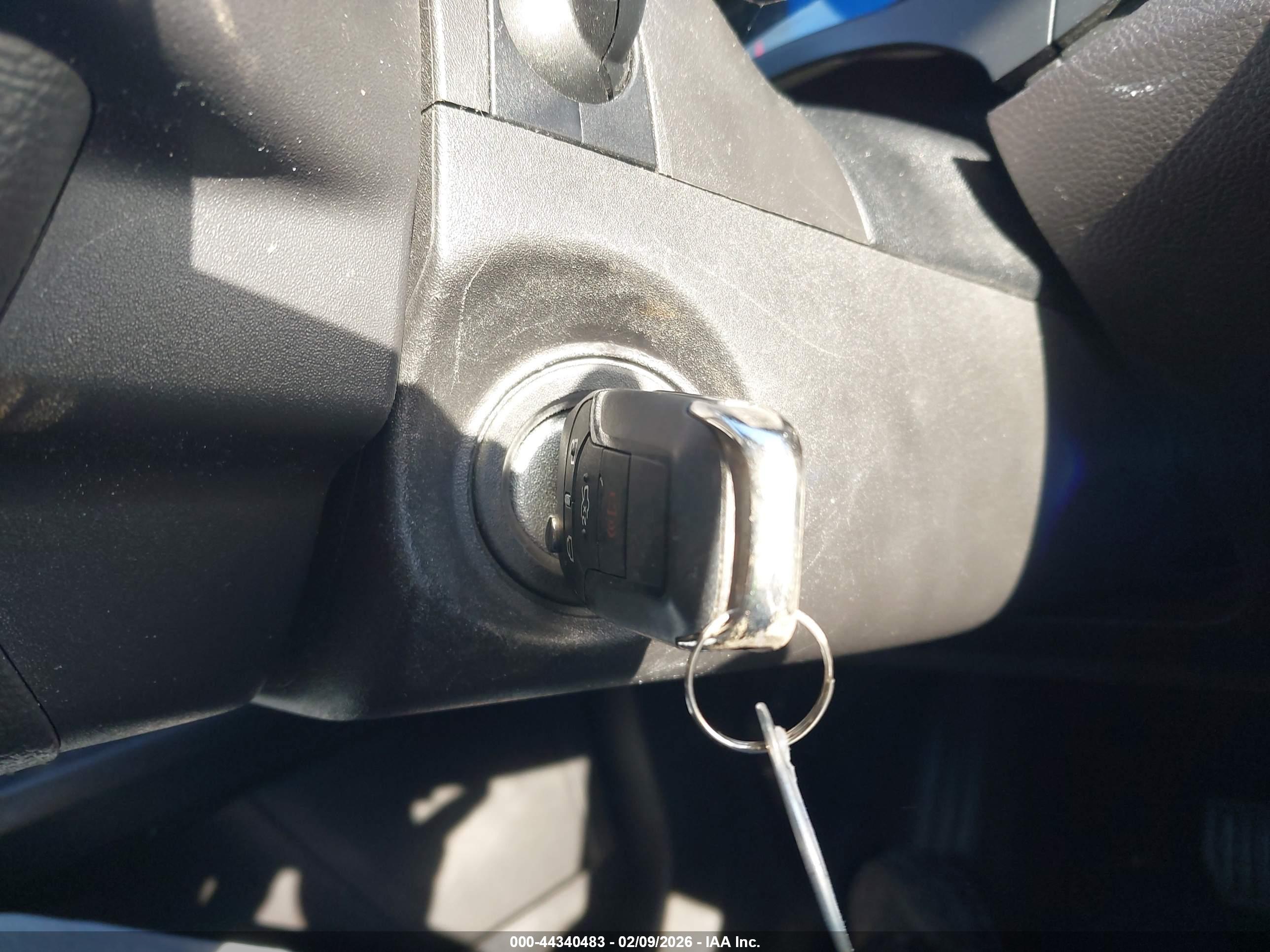 FORD FUSION image 11