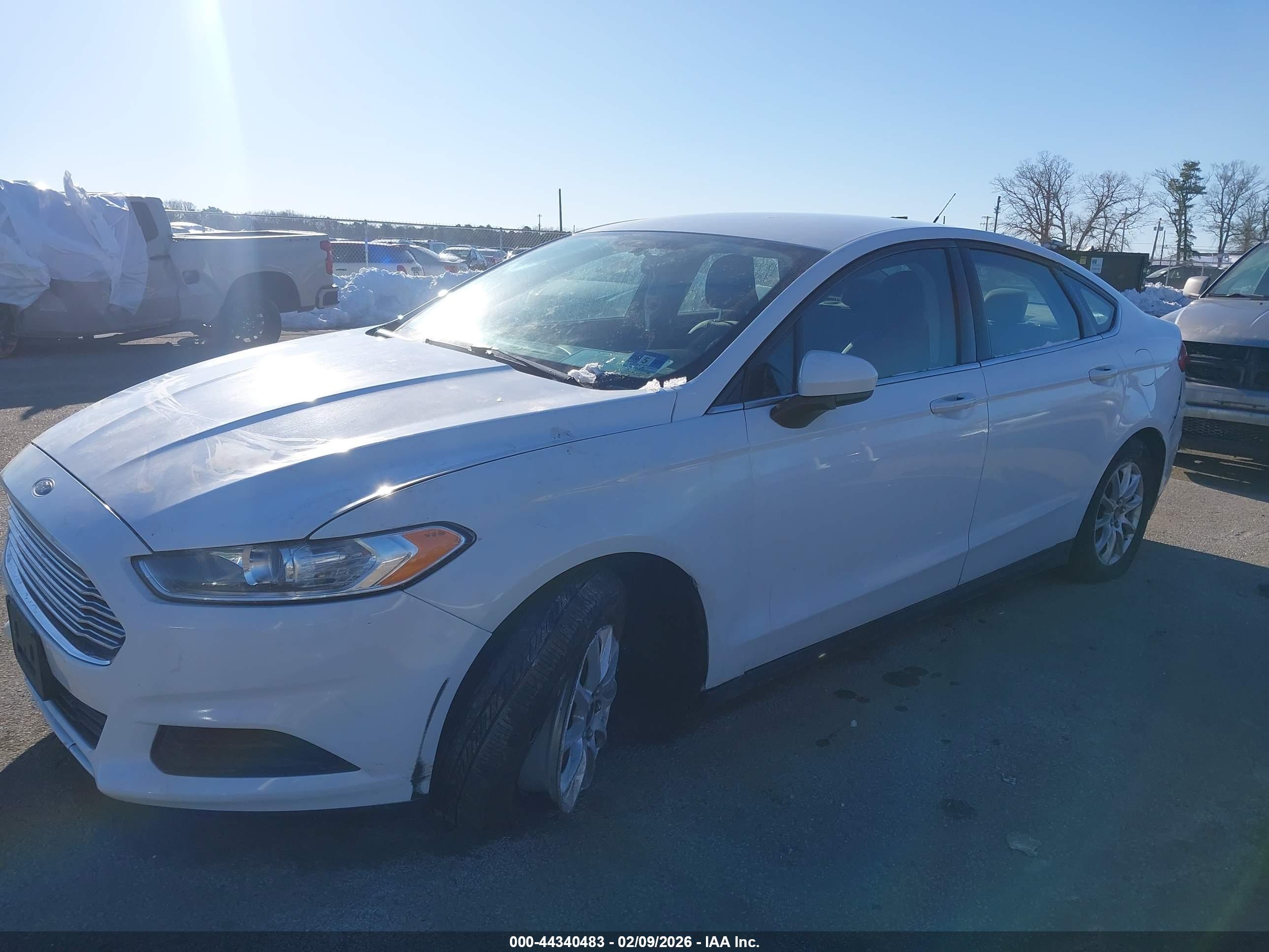 FORD FUSION image 2