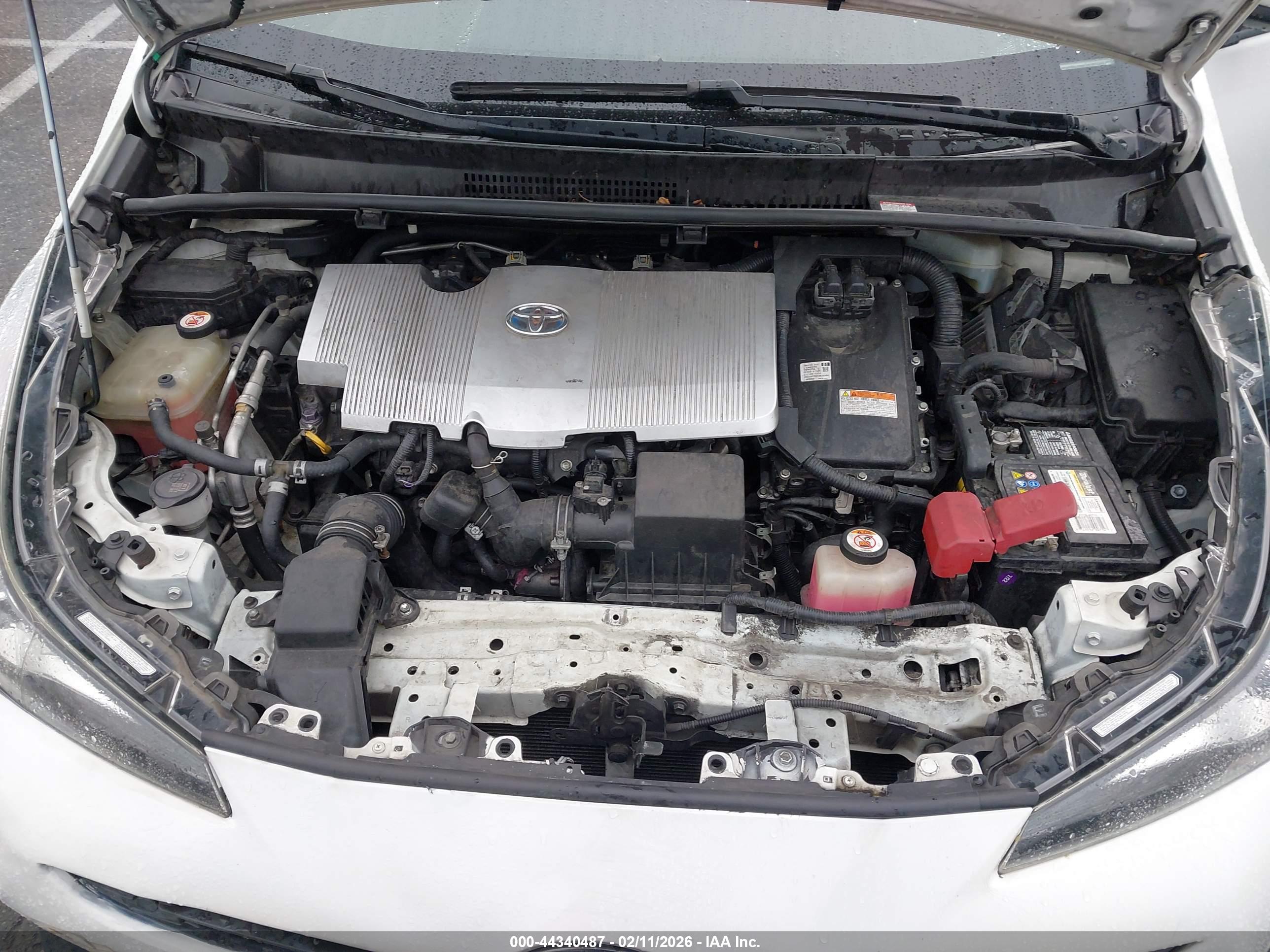 TOYOTA PRIUS image 10