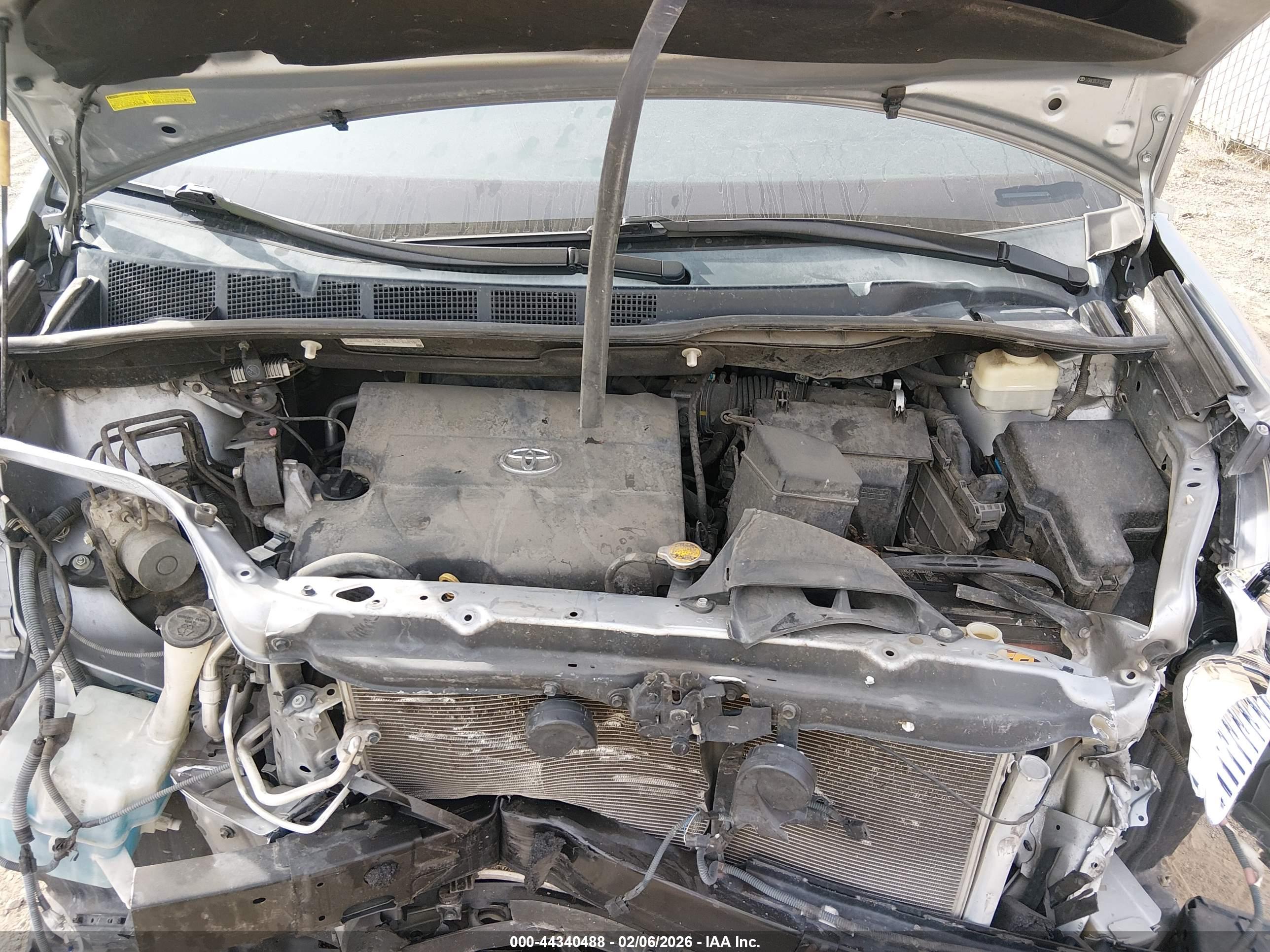 TOYOTA SIENNA image 10