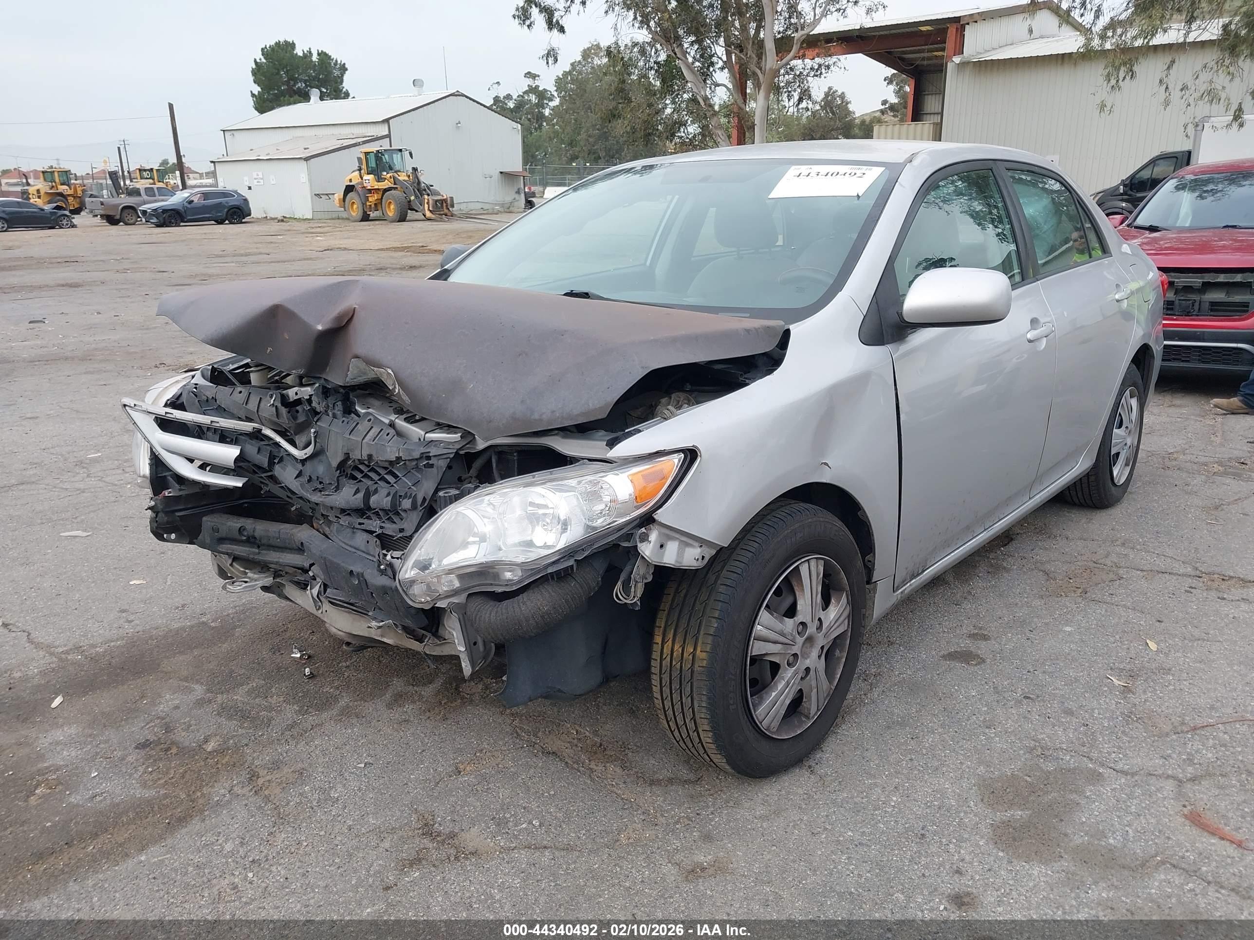TOYOTA COROLLA image 2