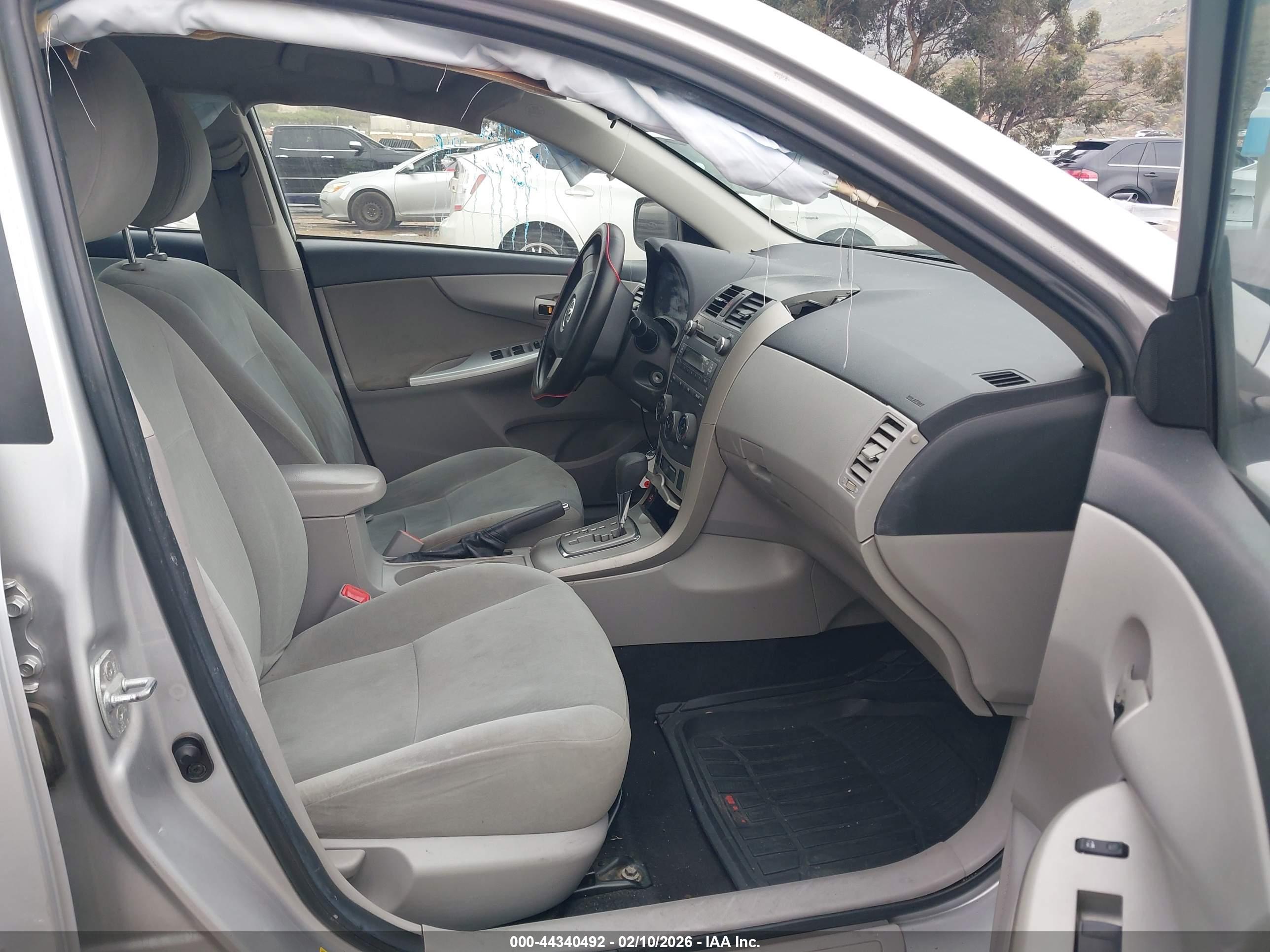 TOYOTA COROLLA image 5