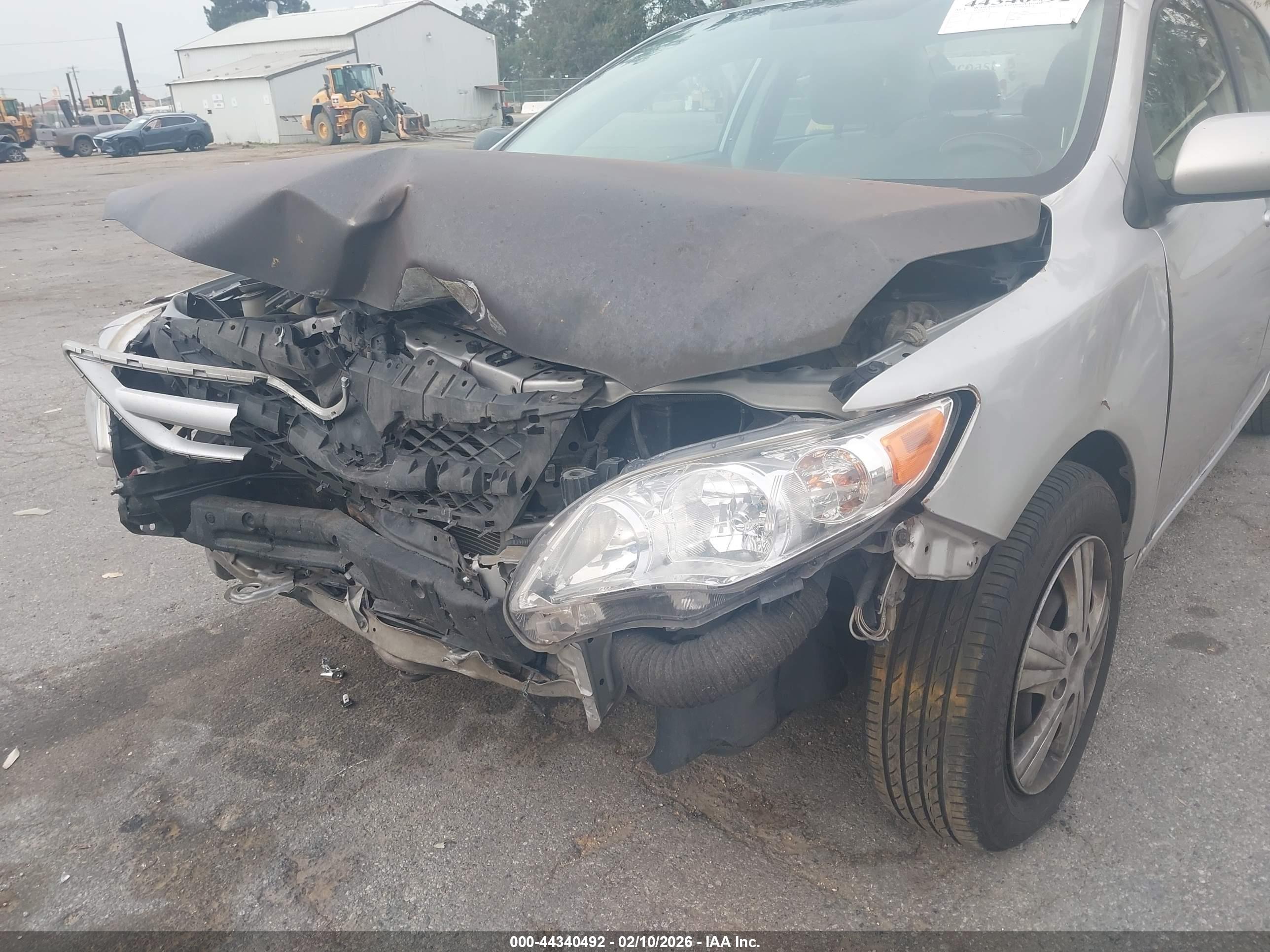 TOYOTA COROLLA image 6