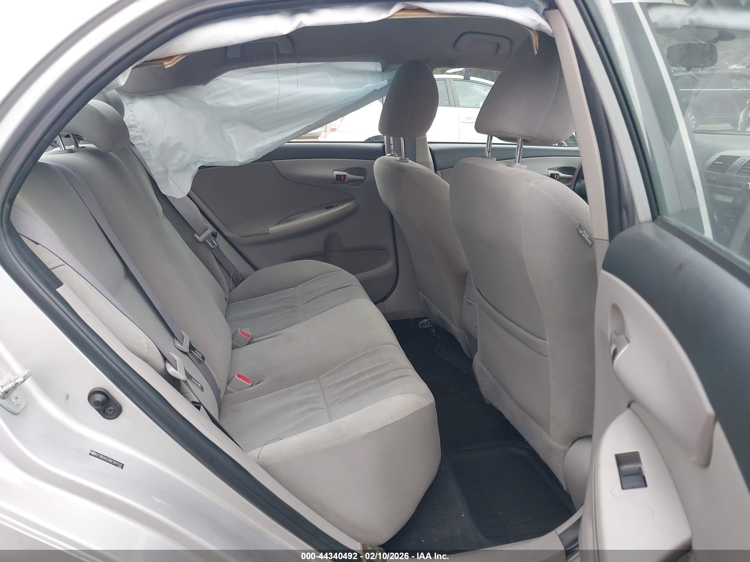 TOYOTA COROLLA image 8