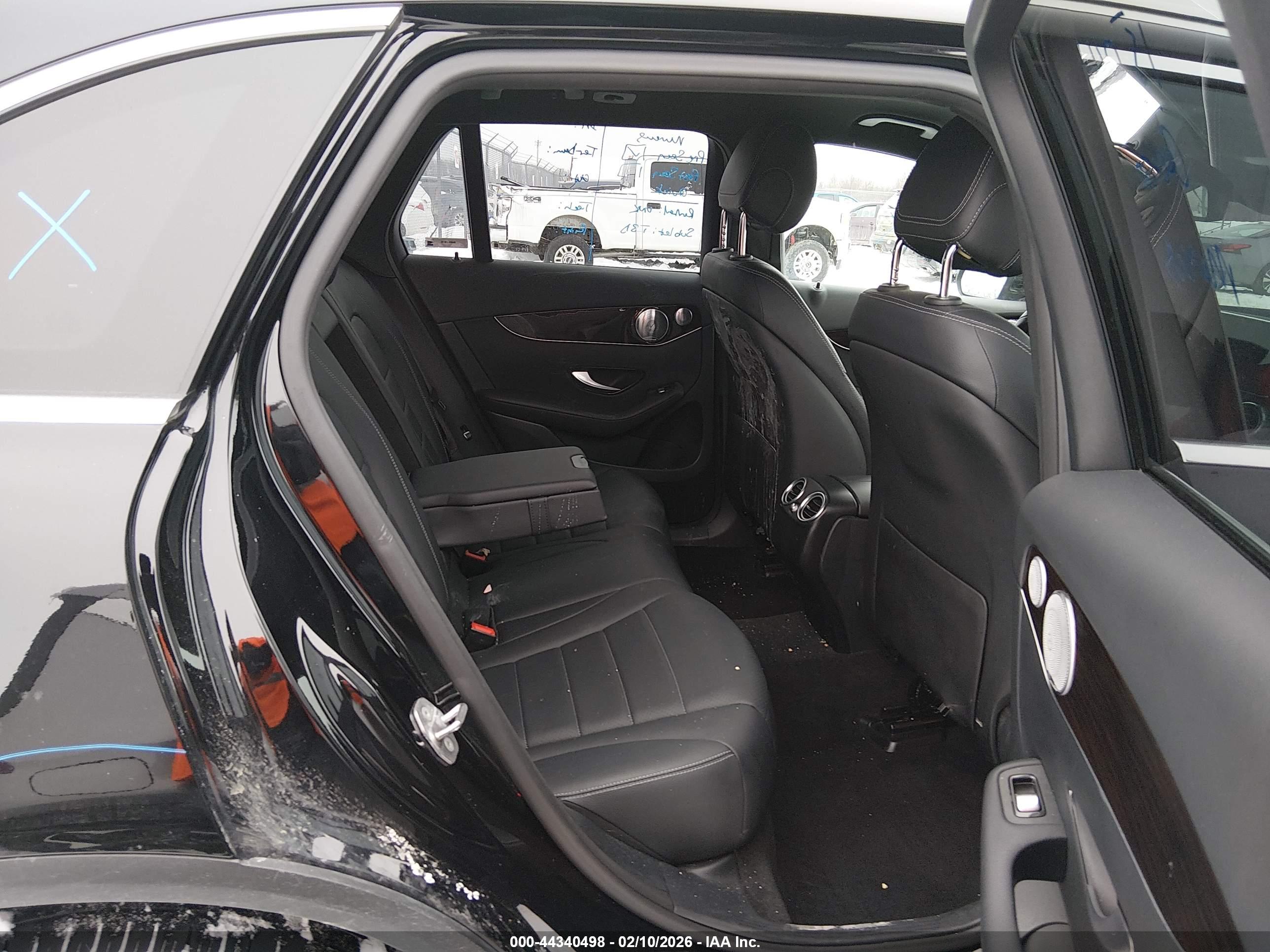 MERCEDES-BENZ GLC image 8