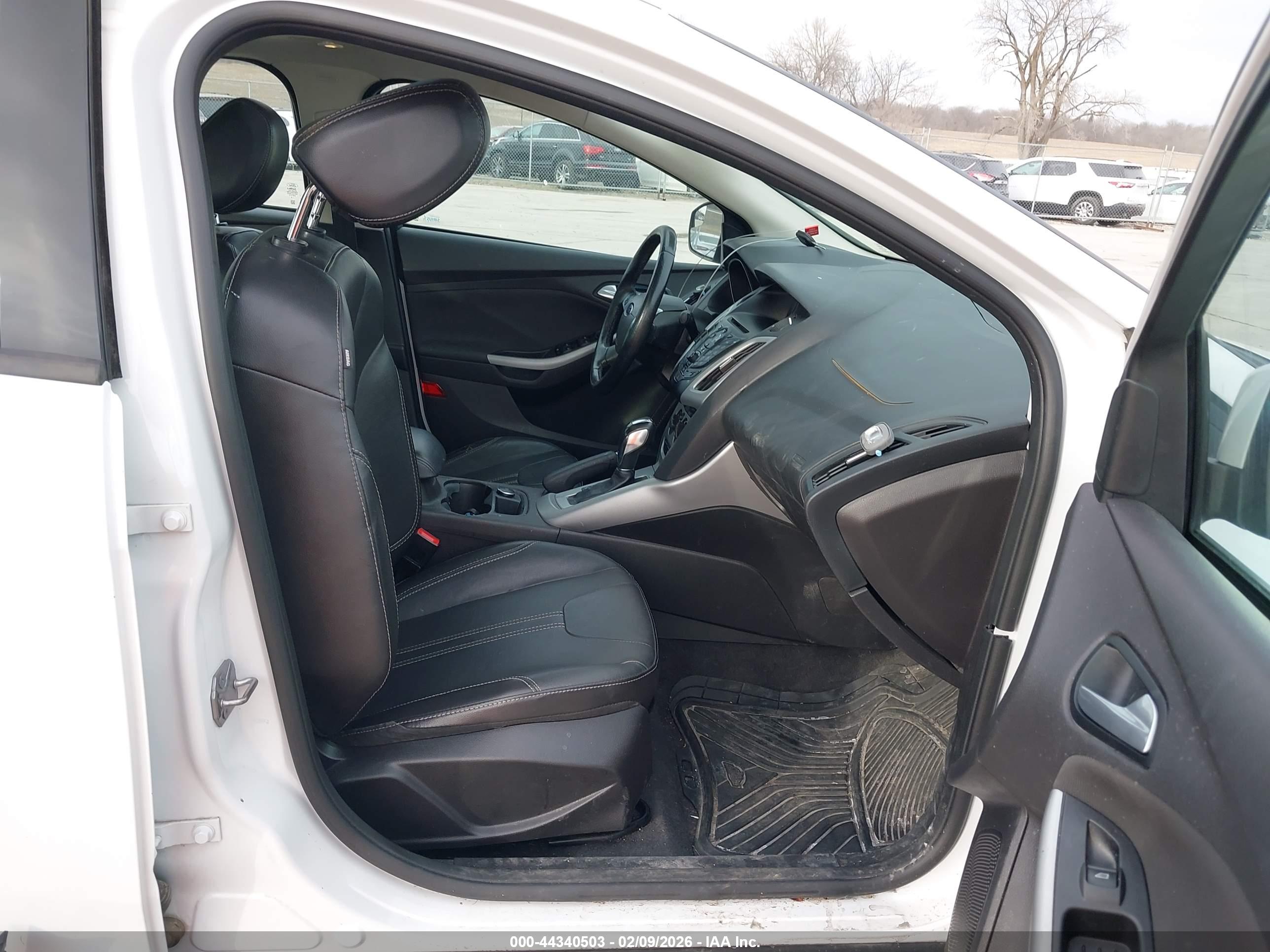 FORD FOCUS image 5