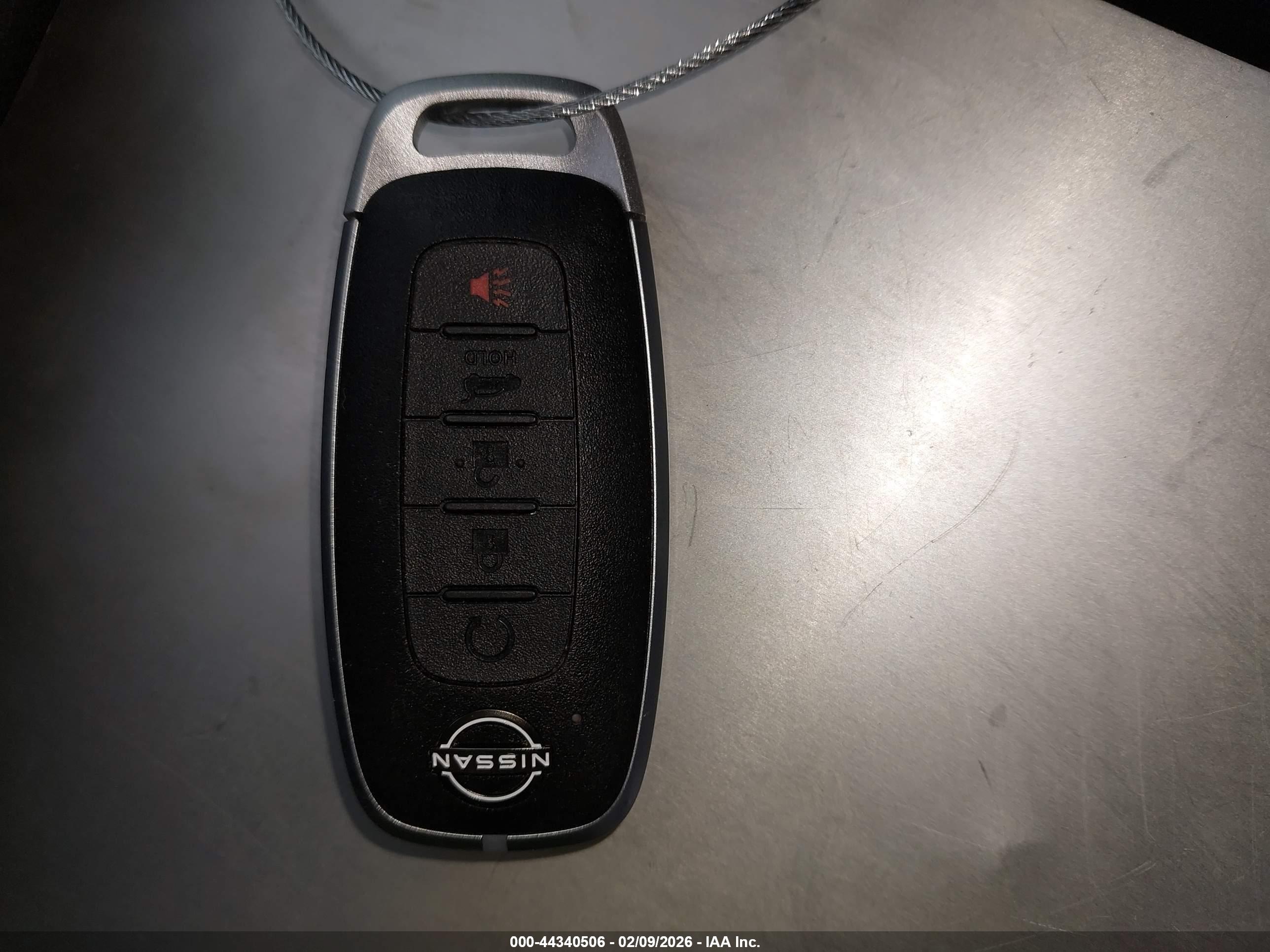 NISSAN ROGUE image 11