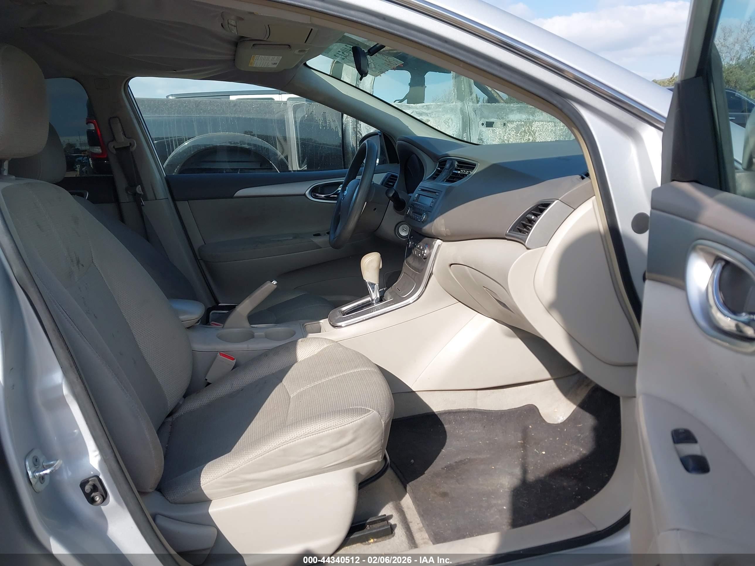 NISSAN SENTRA image 5