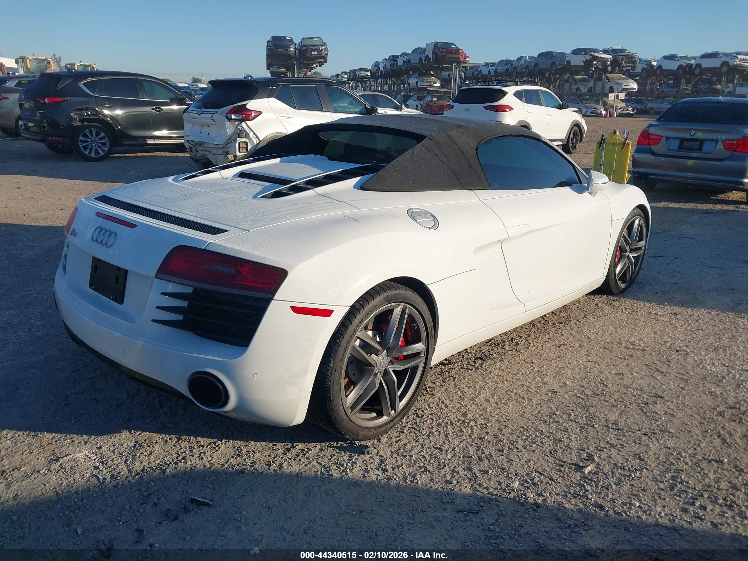 AUDI R8 image 4
