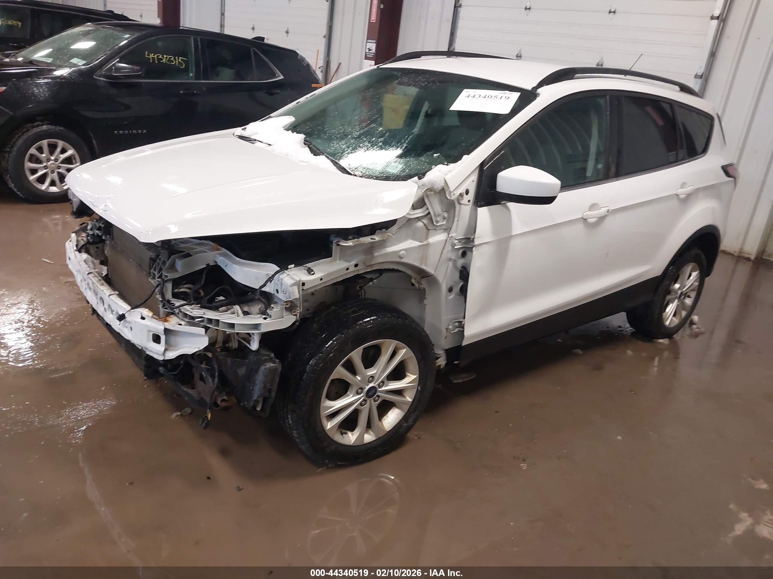 FORD ESCAPE image 2