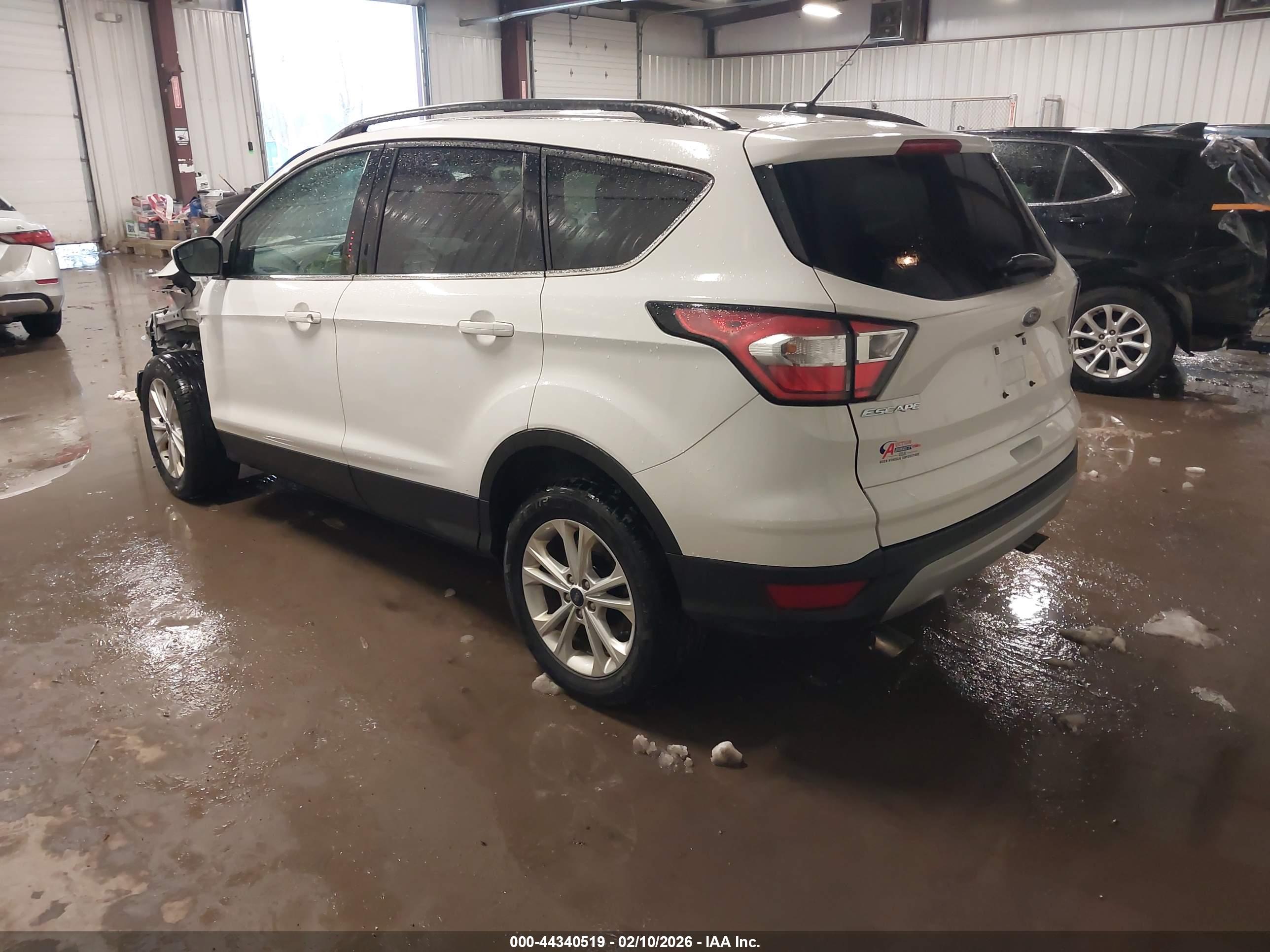 FORD ESCAPE image 3