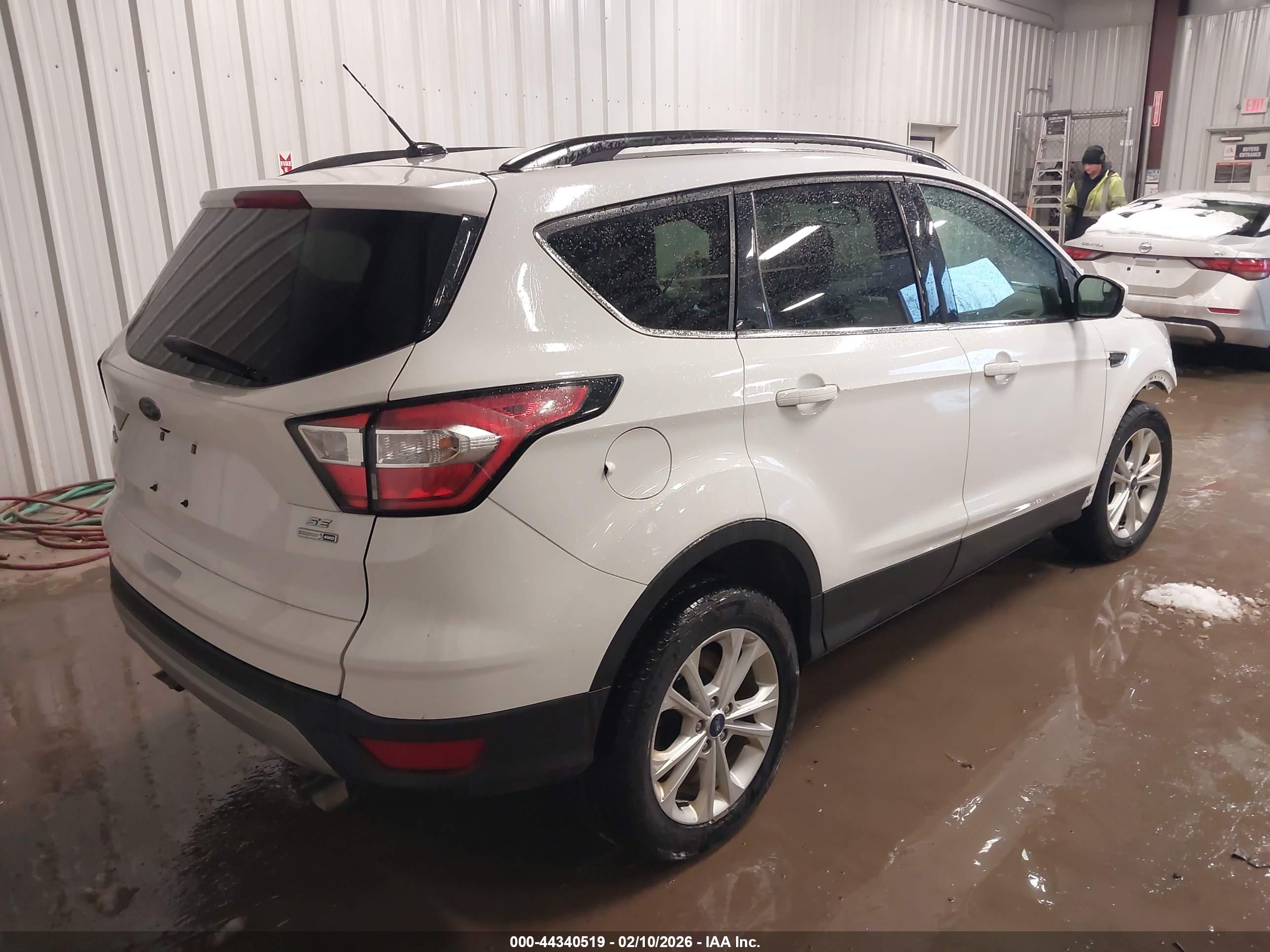 FORD ESCAPE image 4