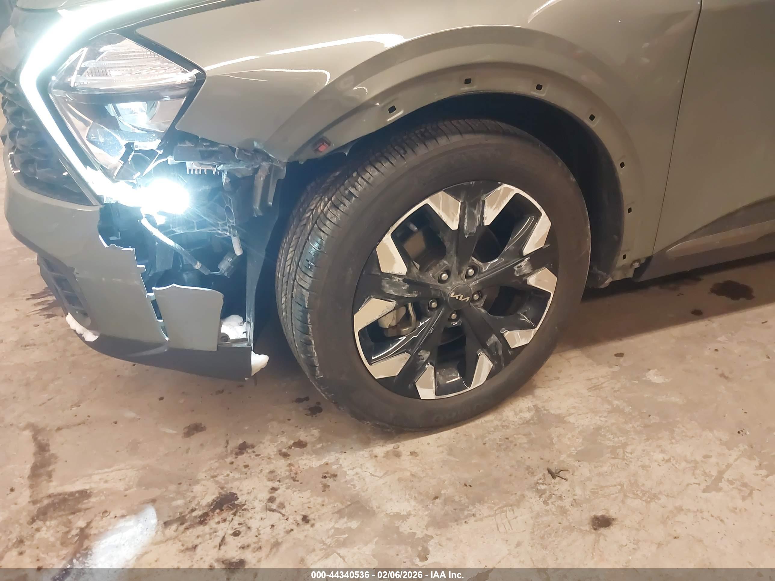 KIA SPORTAGE image 6