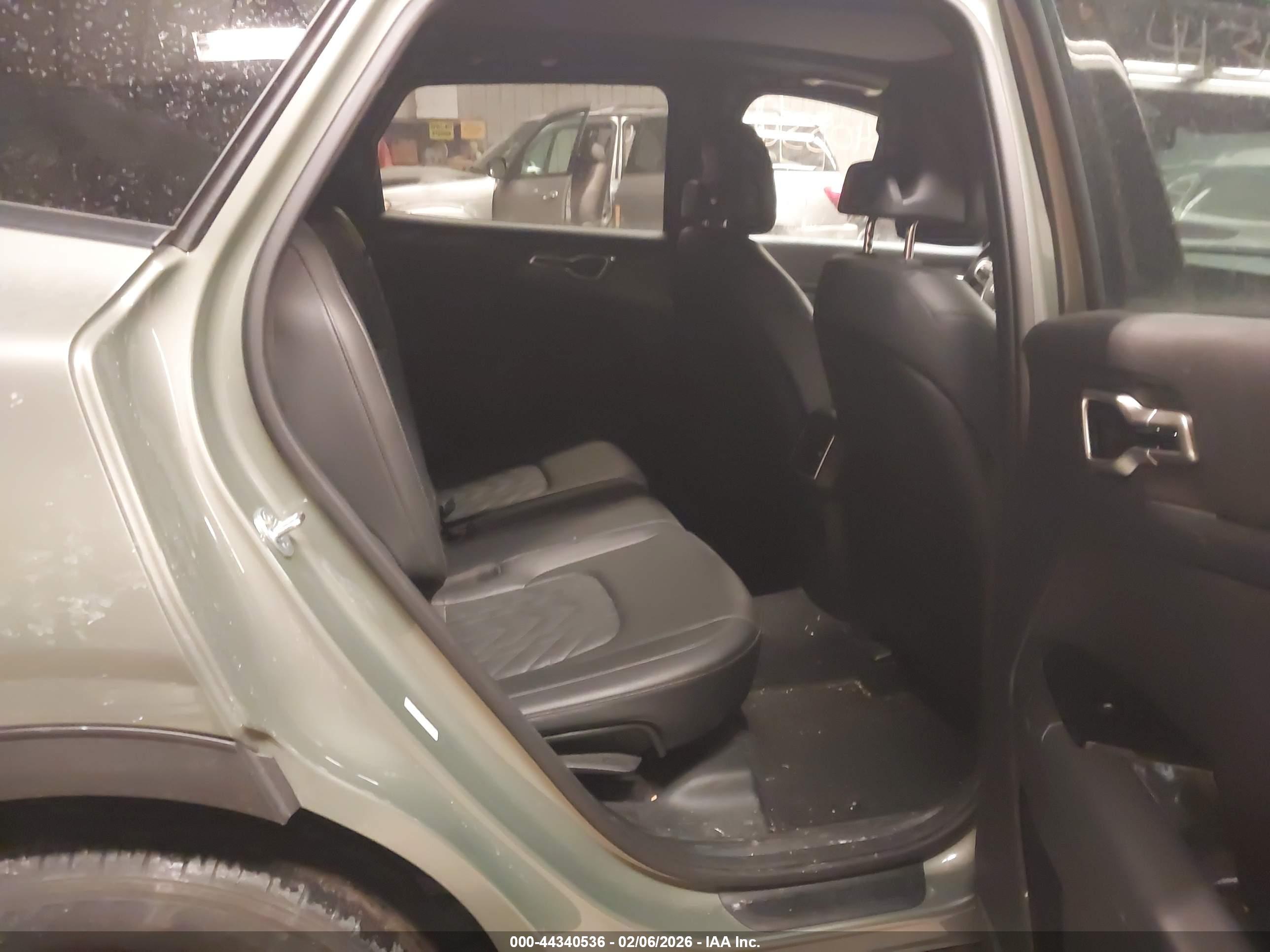 KIA SPORTAGE image 8