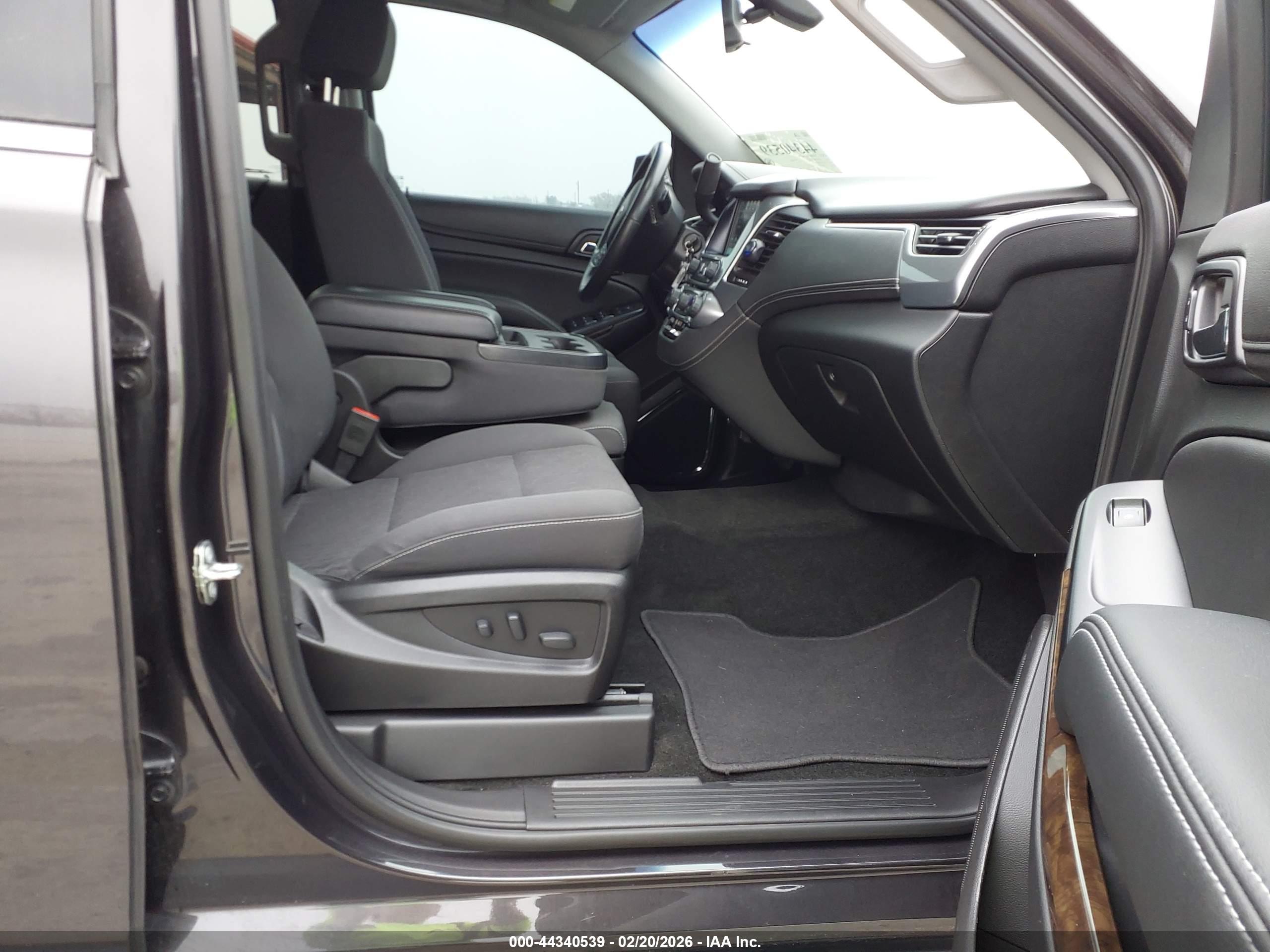 CHEVROLET TAHOE image 5
