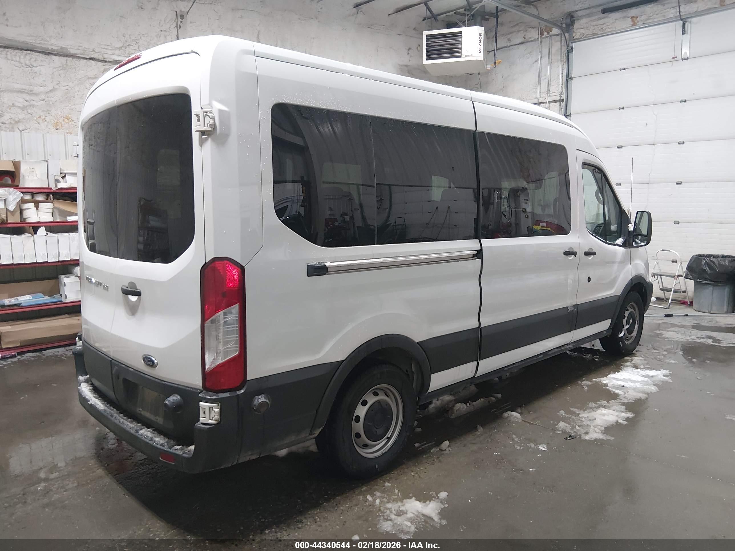 FORD TRANSIT-350 image 4