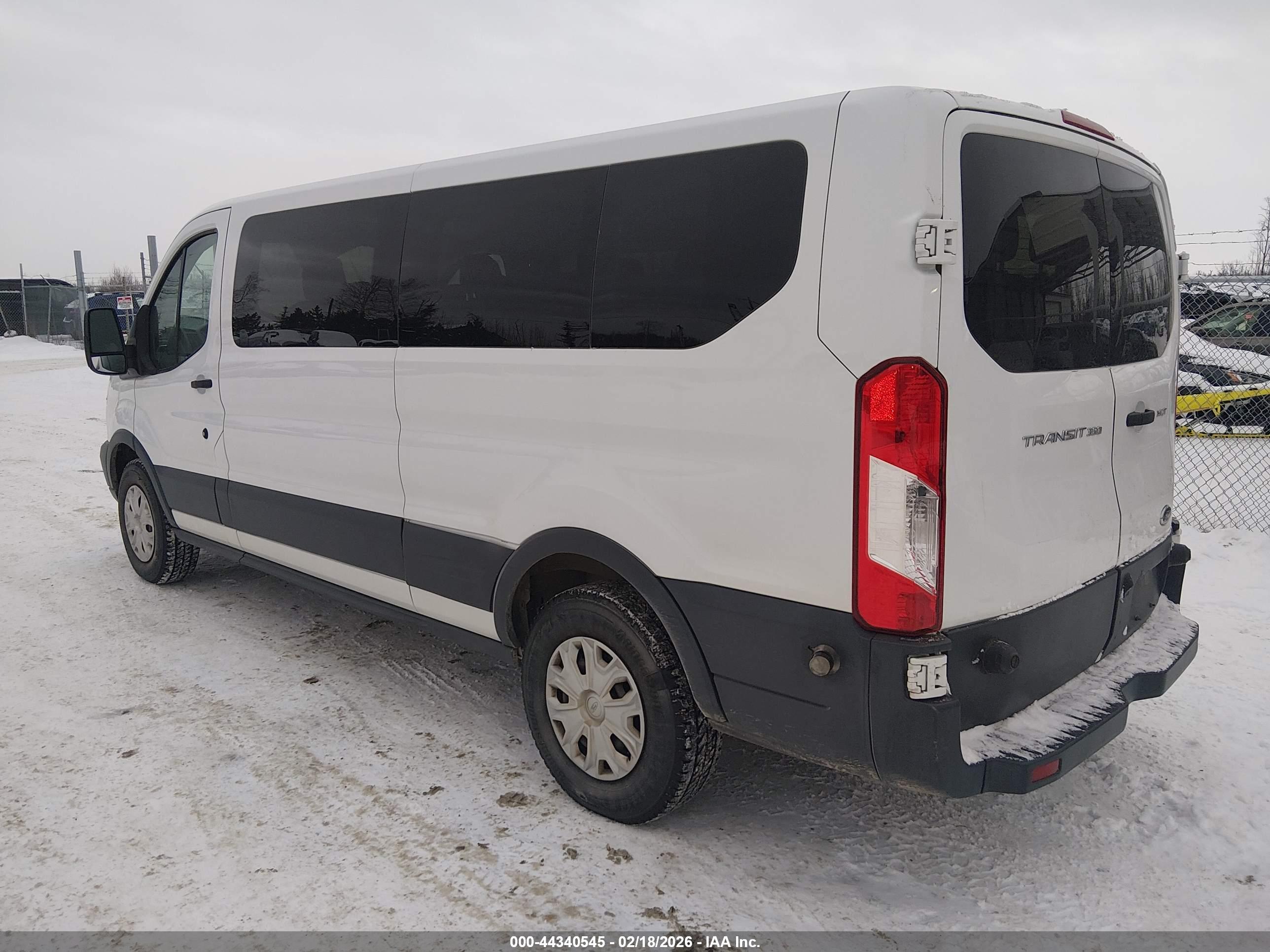 FORD TRANSIT-350 image 3