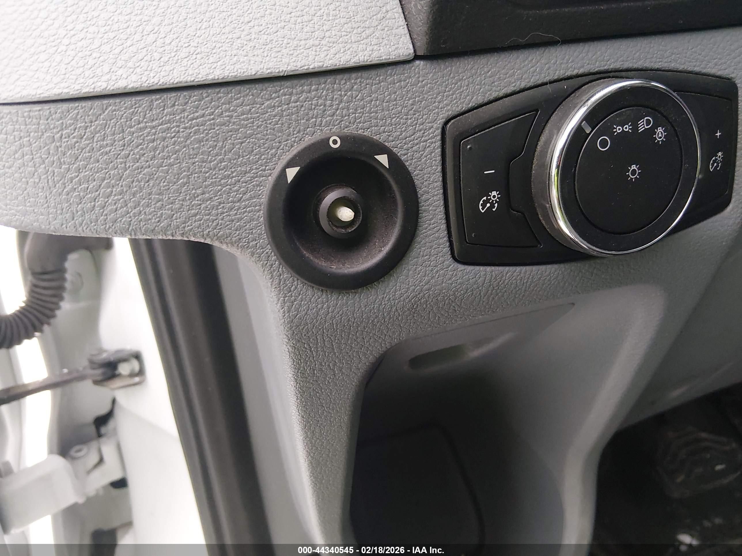 FORD TRANSIT-350 image 6