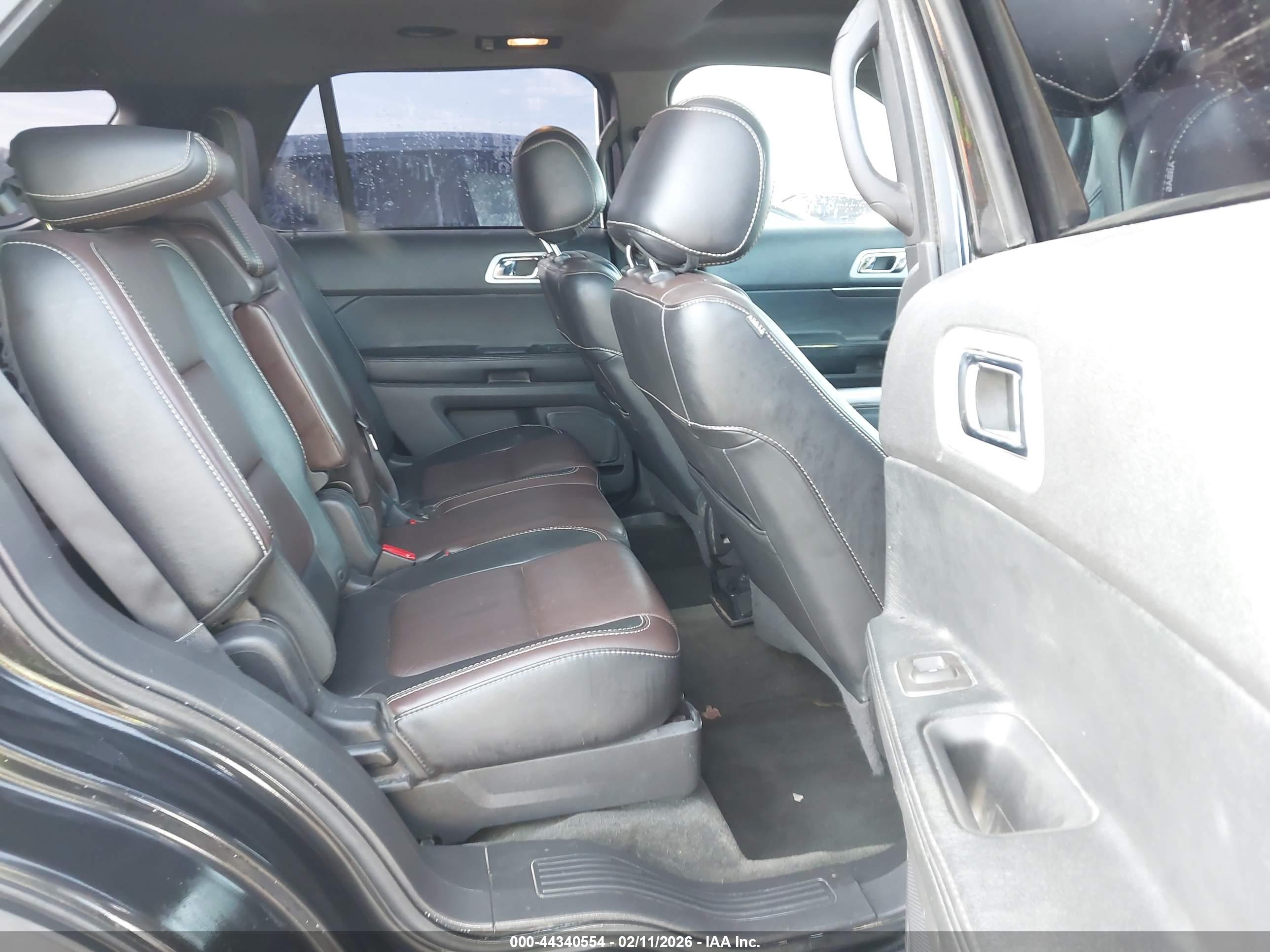 FORD EXPLORER image 8